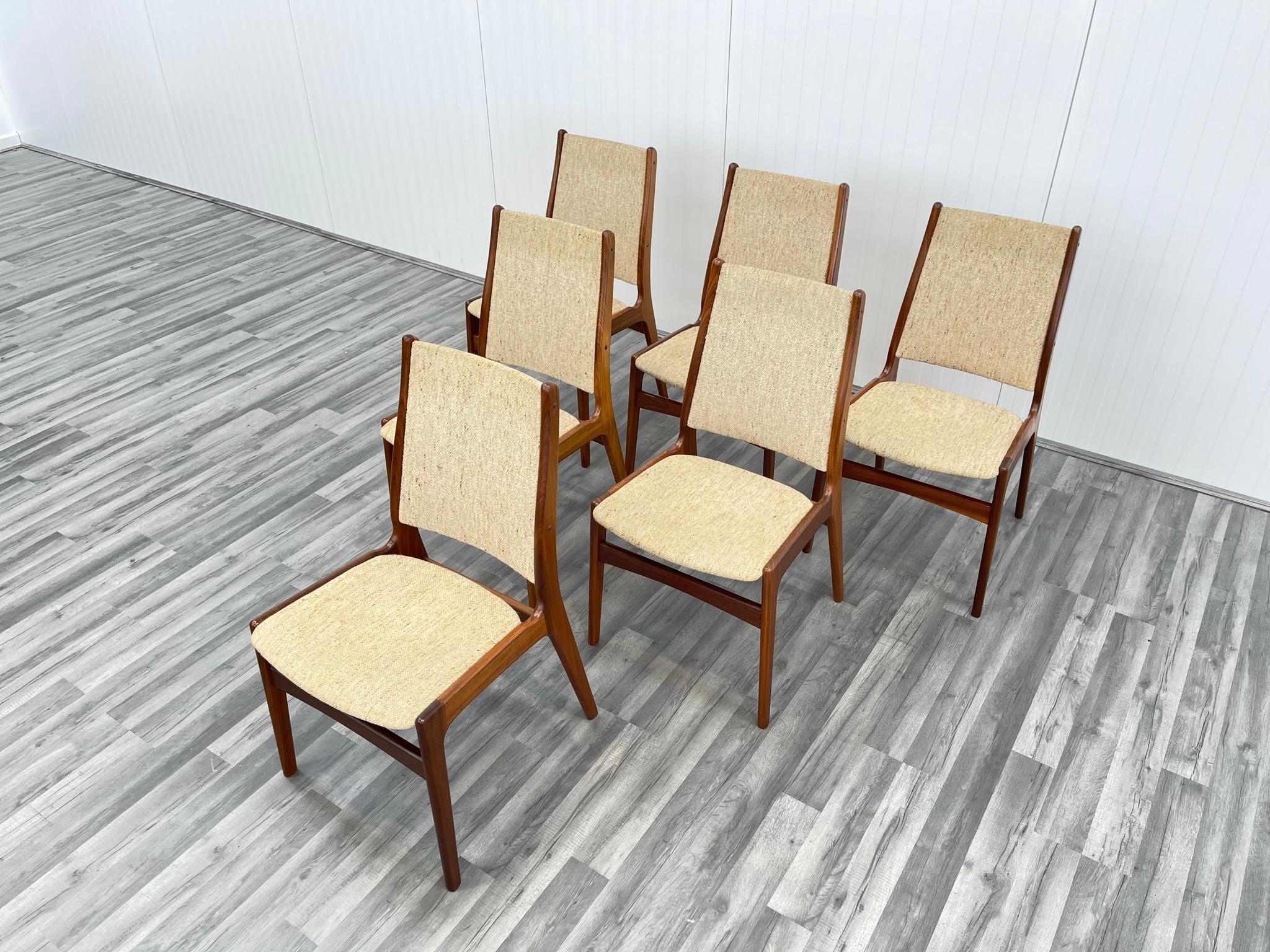Danish Mid Century Dining Chairs in Teak by Erik Buch, Set of 6 In Good Condition In Kilmarnock, GB