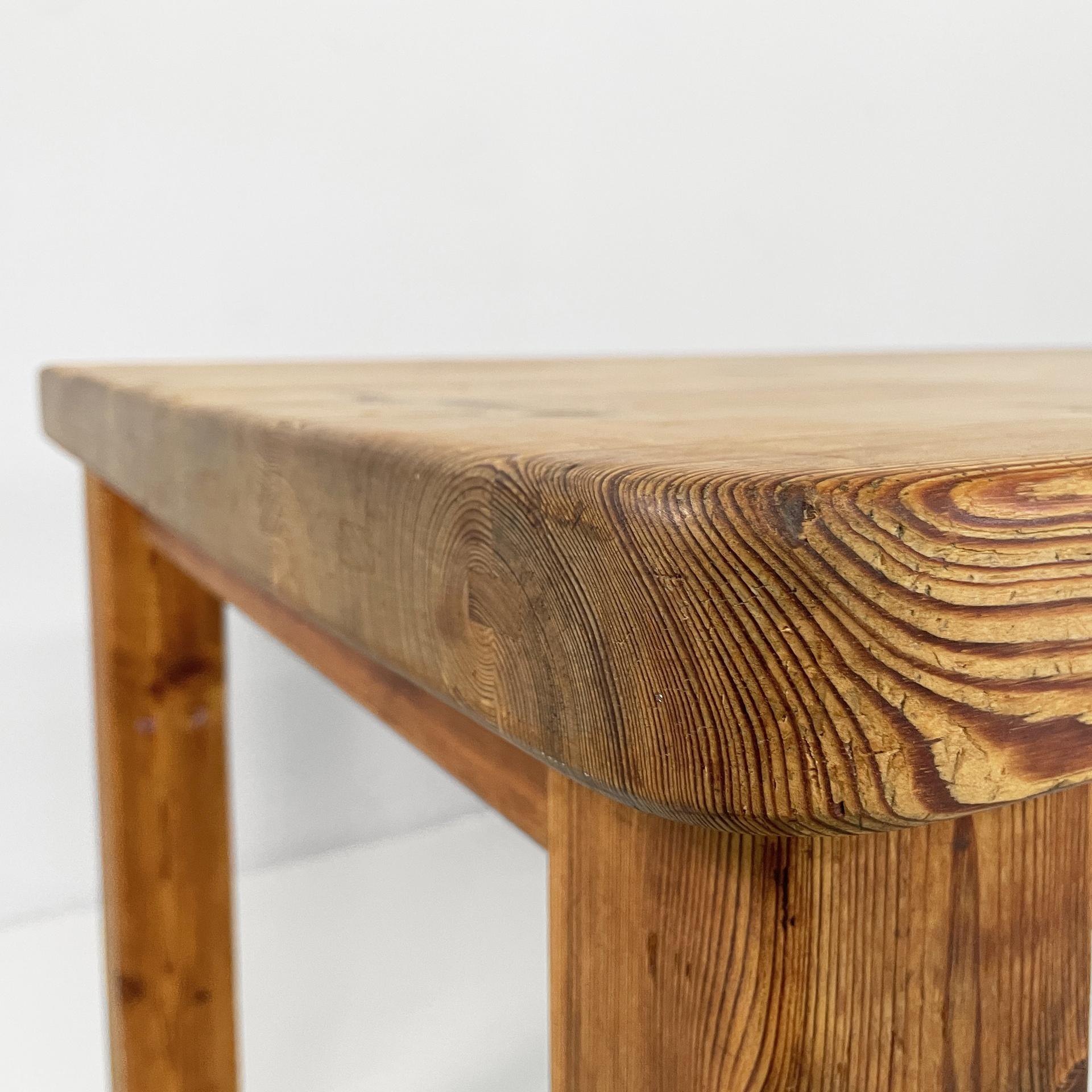Danish mid-century modern dining table in wood, 1960s For Sale 8