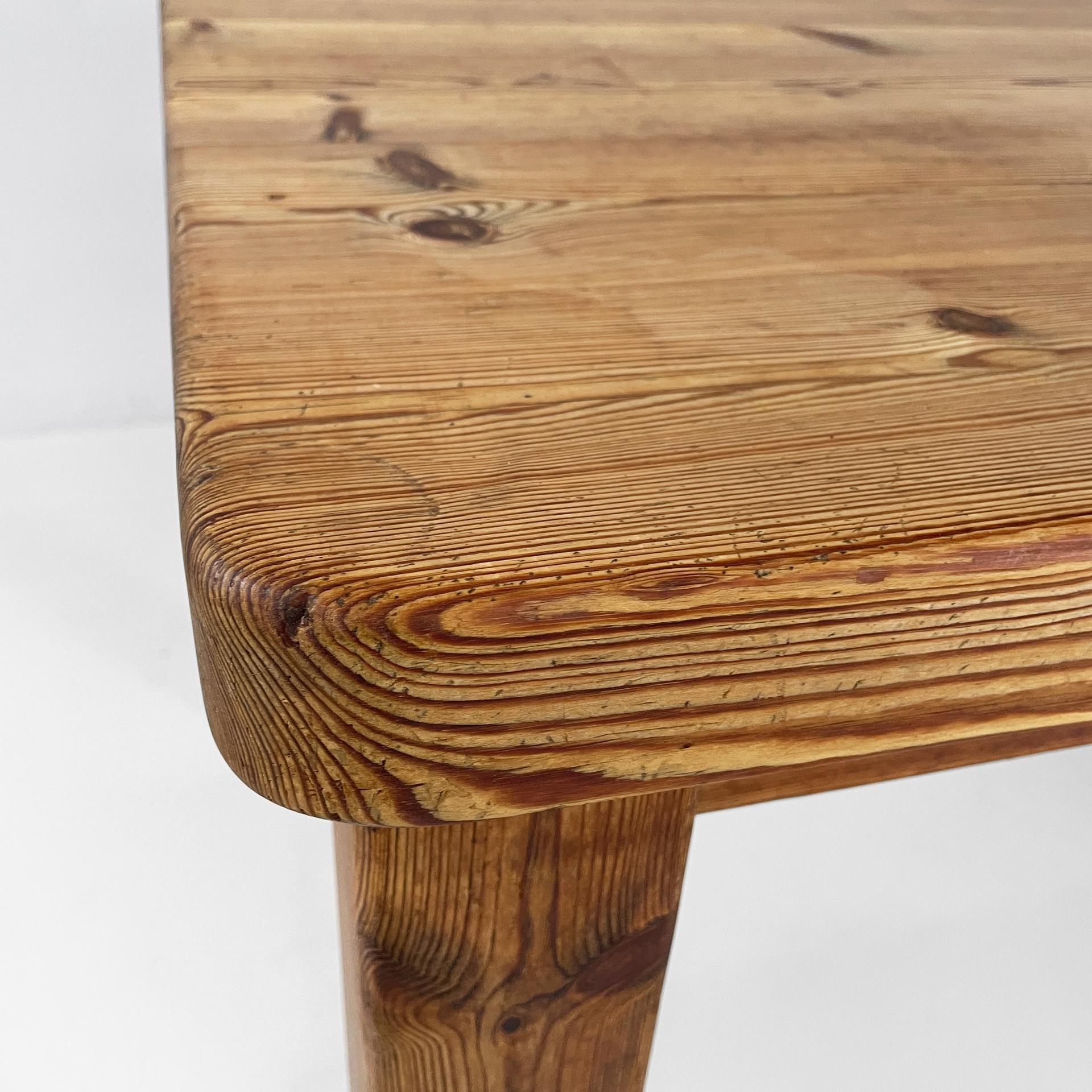 Danish mid-century modern dining table in wood, 1960s In Fair Condition For Sale In MIlano, IT