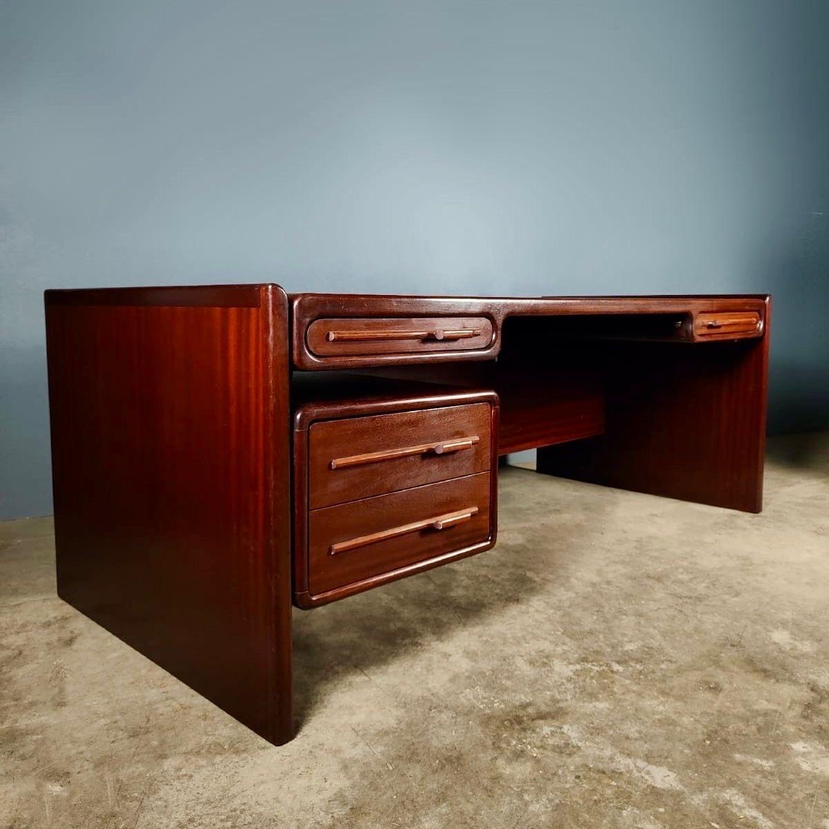New Stock ✅

Danish Mid Century Dyrlund Rosewood Mahogany Executive Partners Desk by Svend Dyrlund

Danish Mid Century Dyrlund Executive Partners Desk by Svend Dyrlund 

This mid century large desk was manufactured by Dyrlund in Denmark, and
