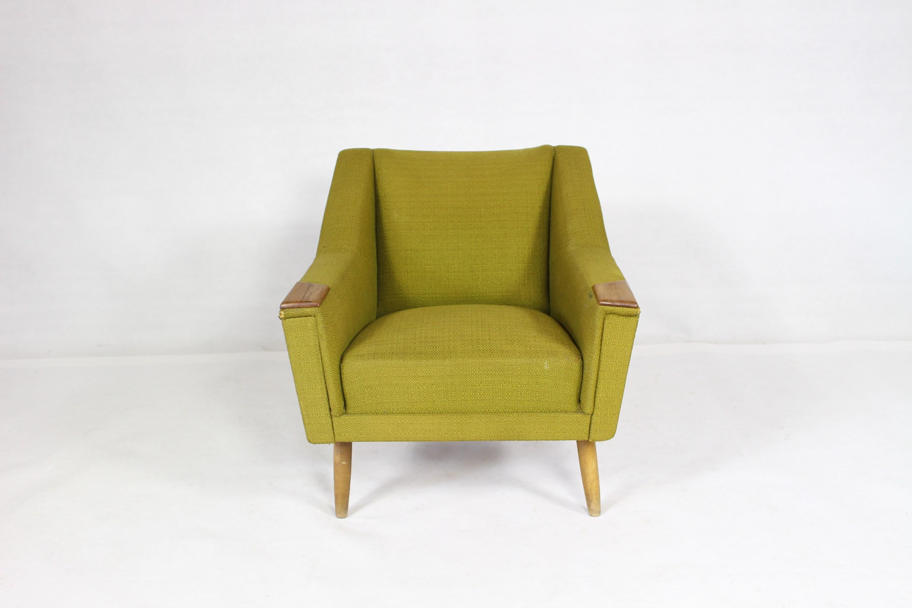 Danish Mid Century Easy Chair, 1960s In Fair Condition For Sale In ŚWINOUJŚCIE, 32