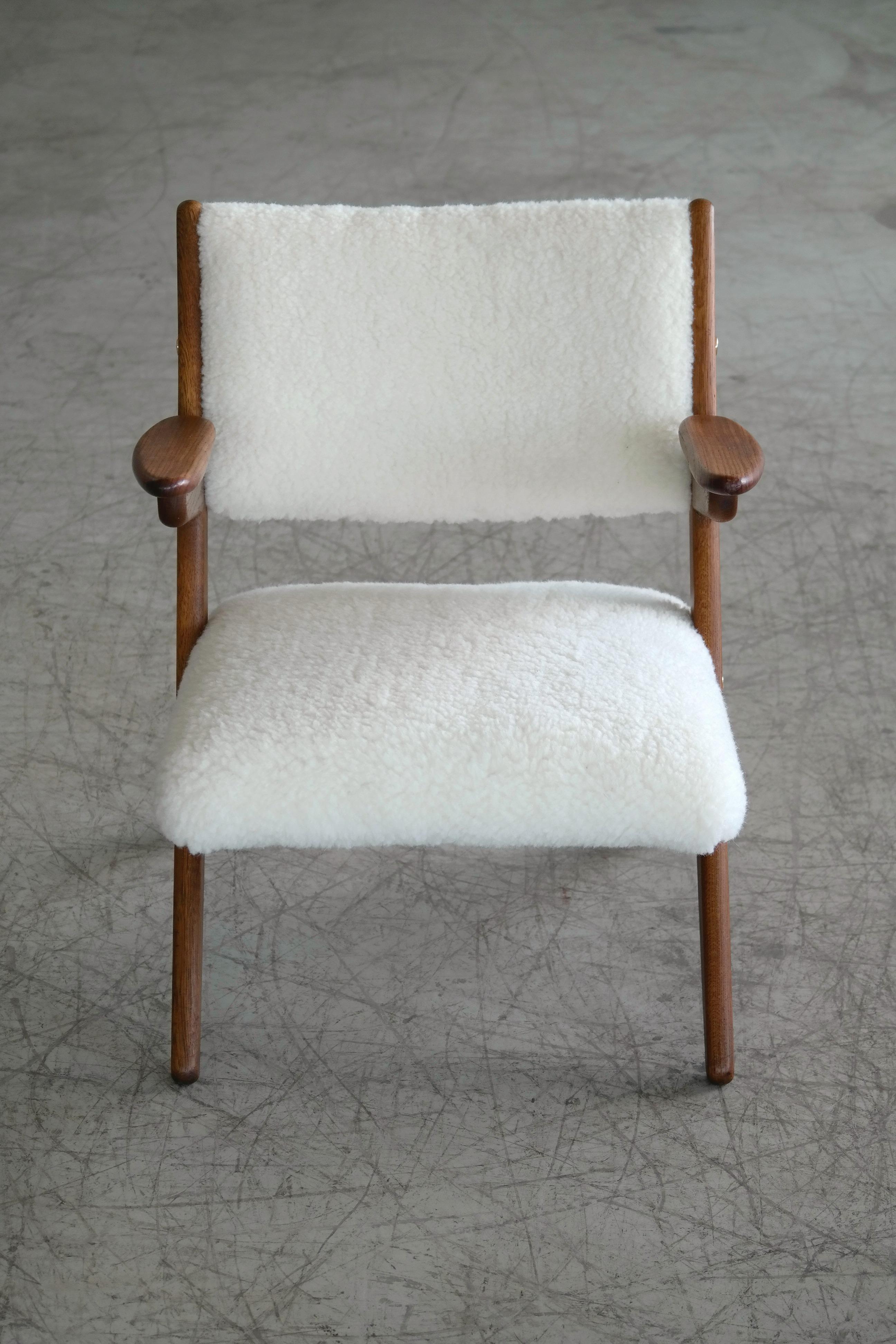 Danish Midcentury Easy Chair in Teak and Lambswool by Arne Hovmand-Olsen In Good Condition In Bridgeport, CT