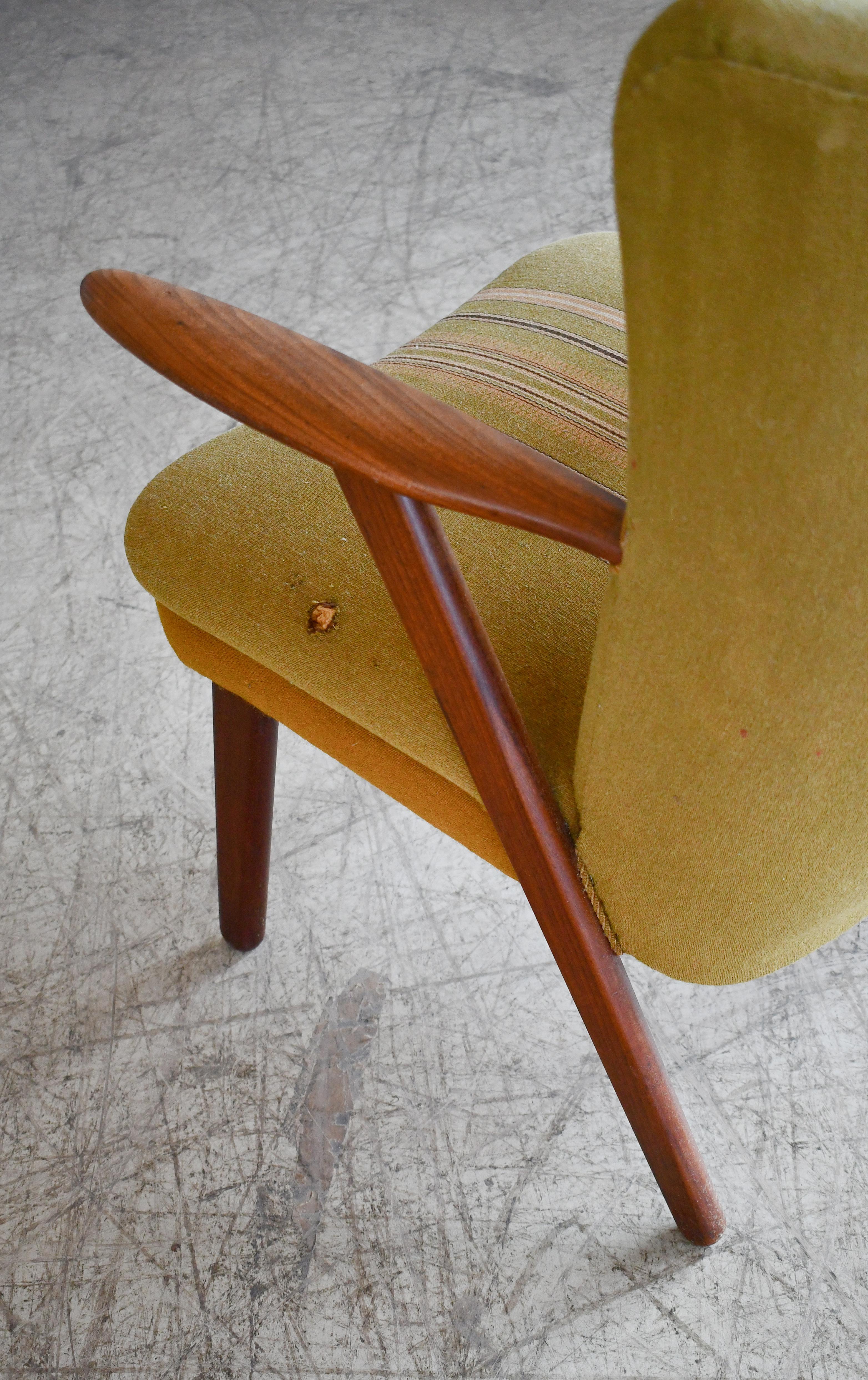 Danish mid-century Easy Chair Teak and original Striped Wool, 1950's In Good Condition For Sale In Bridgeport, CT