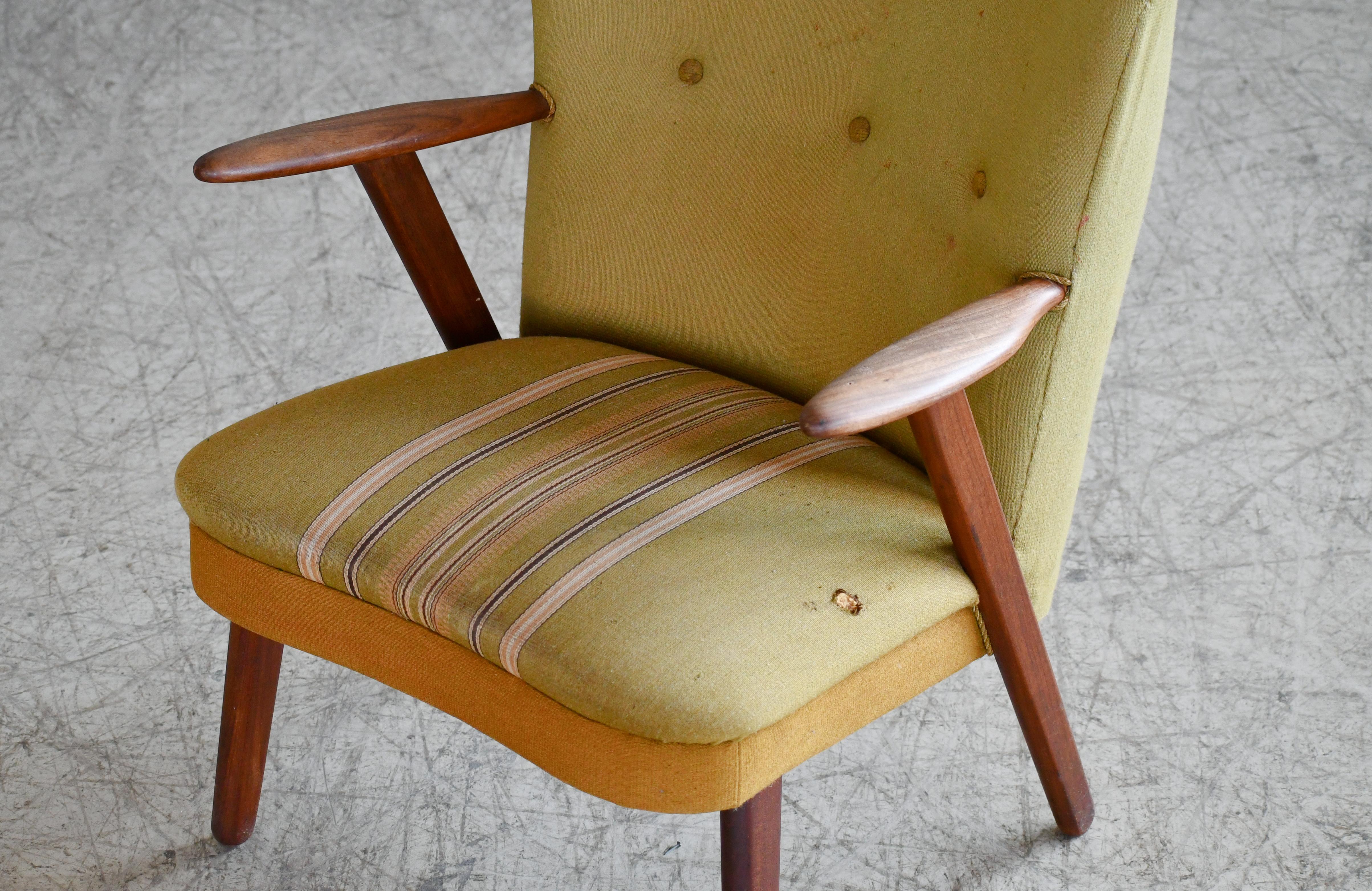 Danish mid-century Easy Chair Teak and original Striped Wool, 1950's For Sale 1