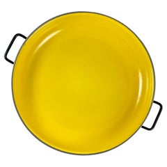 Grand plat rond à four/serveur danois du milieu du siècle en acier émaillé