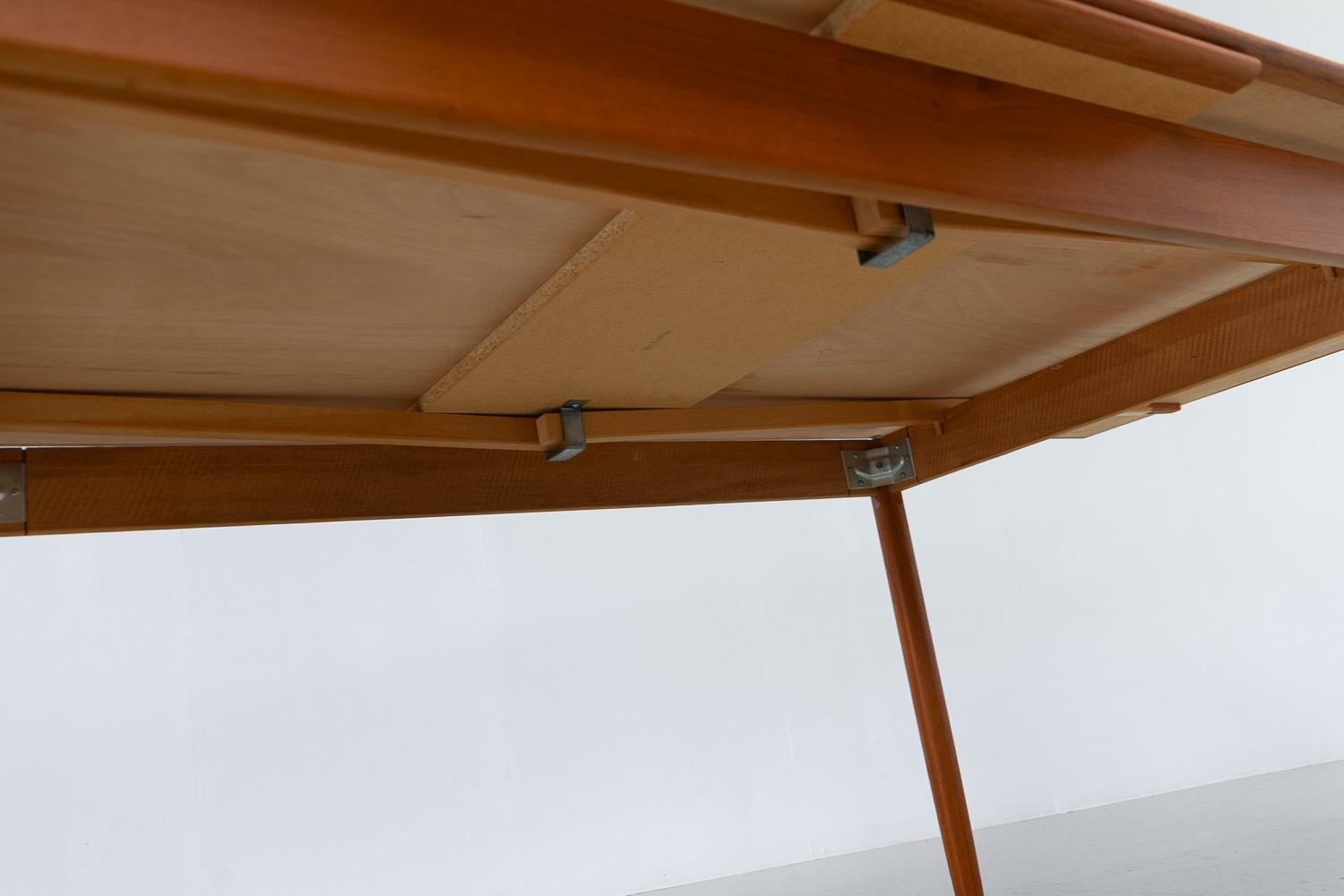 Danish Mid-Century Extendable Teak Dining Table, 1960s. For Sale 8