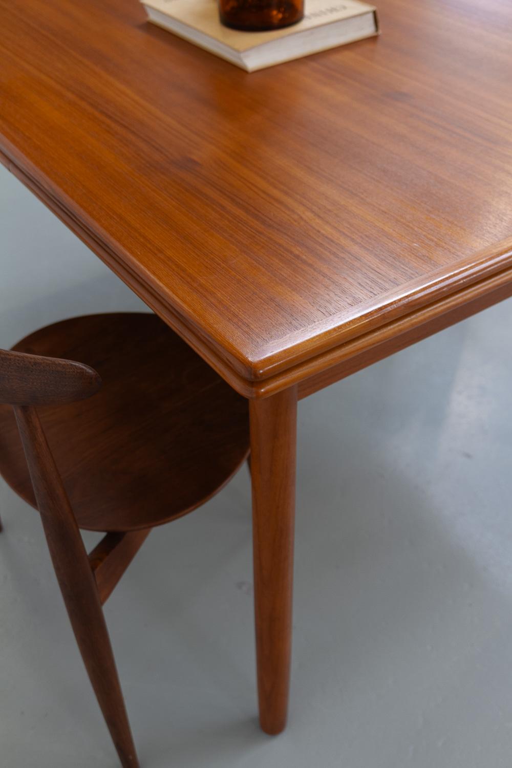 Danish Mid-Century Extendable Teak Dining Table, 1960s. For Sale 14
