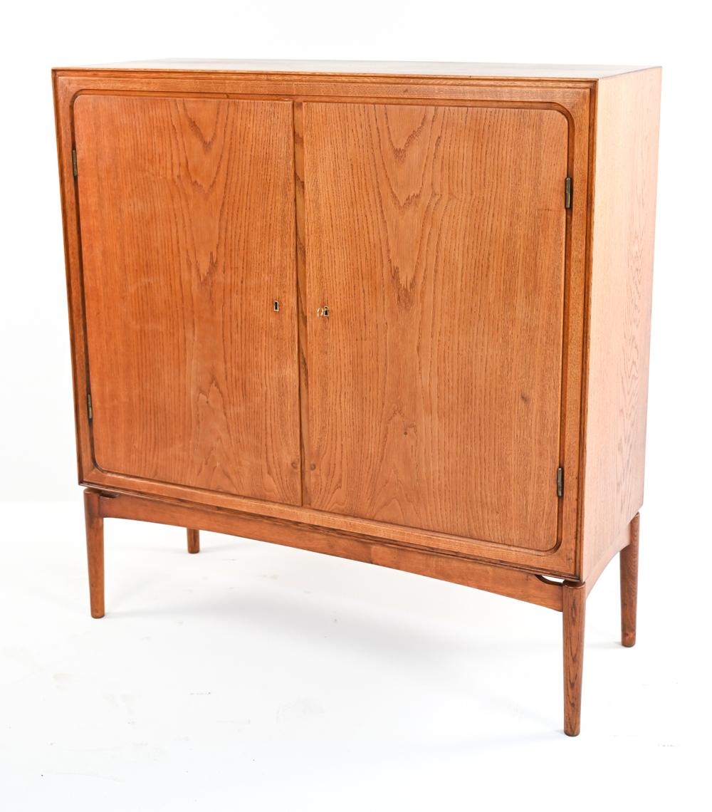 Danish Mid-Century Finn Juhl-Style Oak Cabinet 5