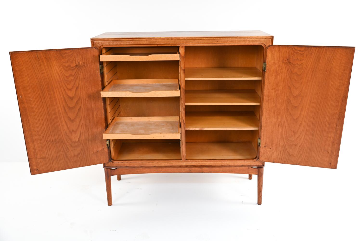Danish Mid-Century Finn Juhl-Style Oak Cabinet 2
