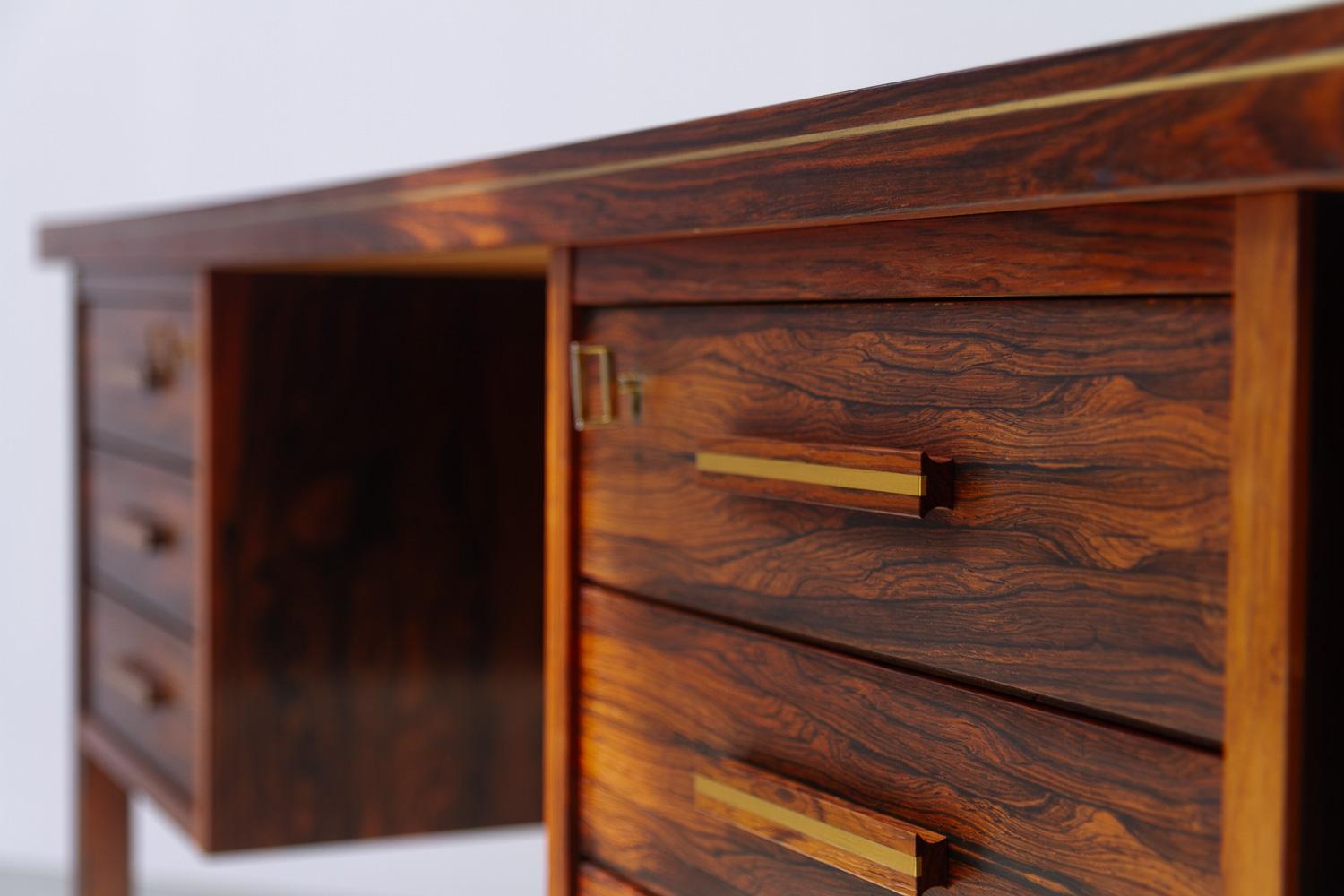 Danish Mid-Century Freestanding Rosewood Desk by Gunnar Falsig, 1960s. For Sale 13