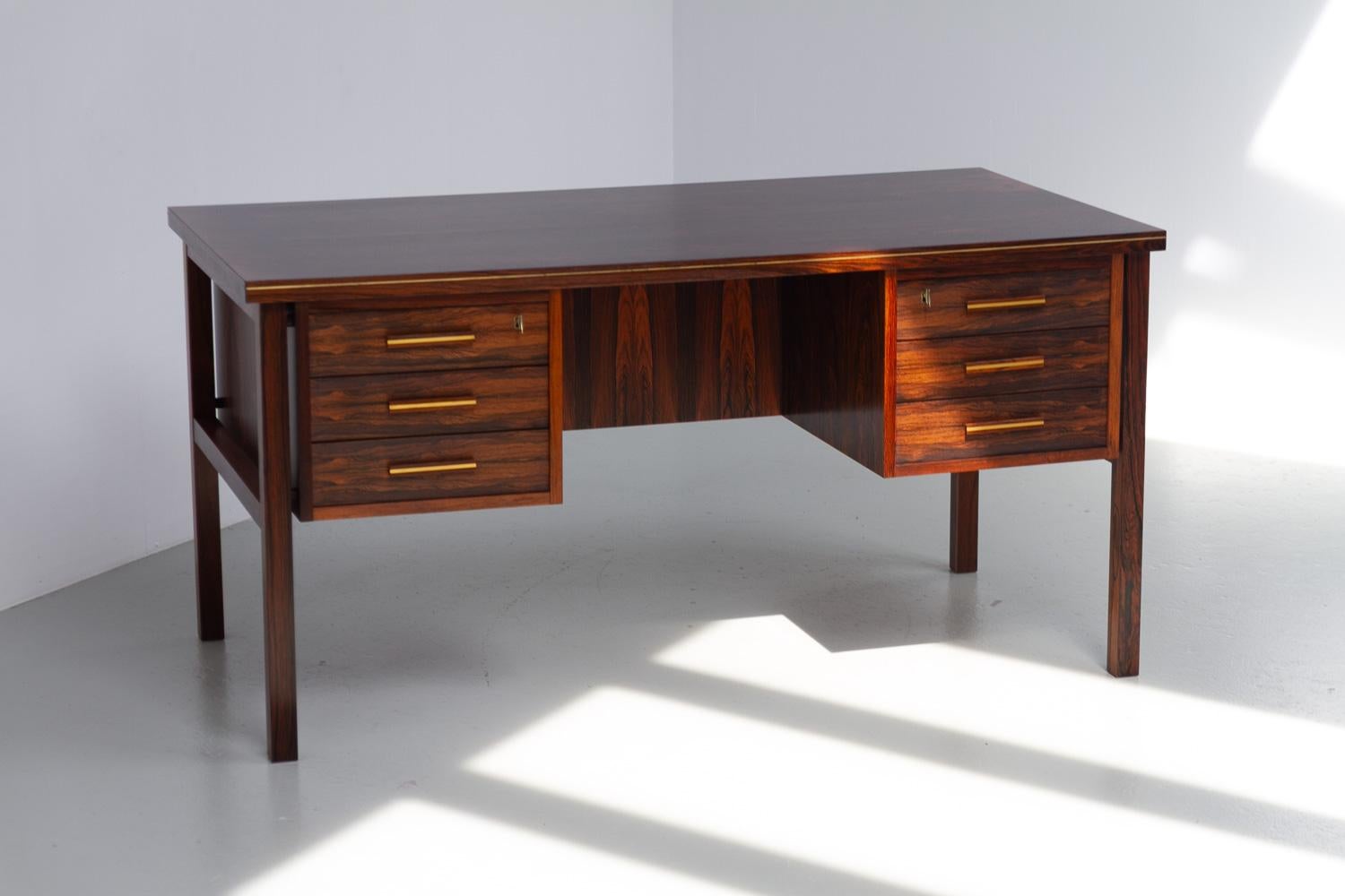 Danish Mid-Century Freestanding Rosewood Desk by Gunnar Falsig, 1960s. For Sale 14