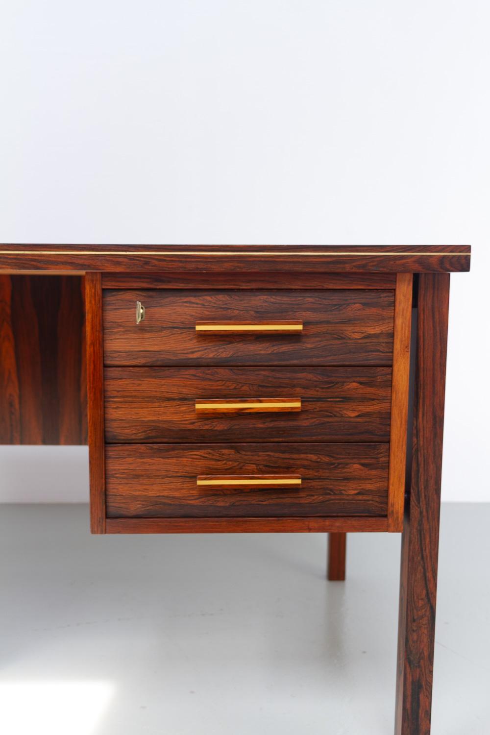 Danish Mid-Century Freestanding Rosewood Desk by Gunnar Falsig, 1960s. For Sale 3
