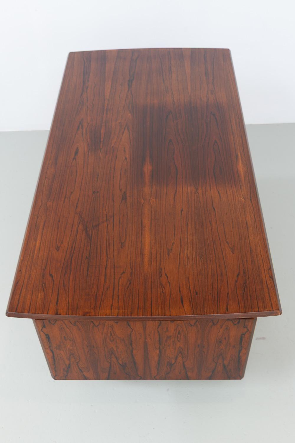 Danish Mid-Century Freestanding Rosewood Desk with Floating Top, 1960s. For Sale 9