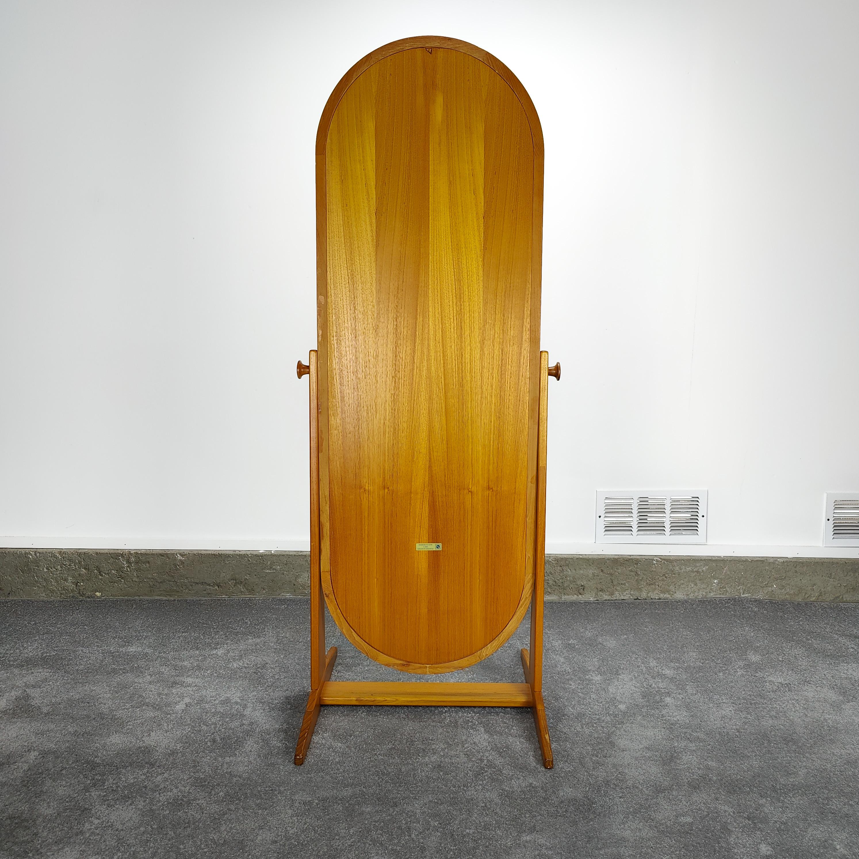 Danish Midcentury Full Length Cheval Floor Mirror by Pedersen & Hansen In Good Condition For Sale In Chino Hills, CA