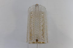 Aplique danés de cristal y latón de mediados de siglo, década de 1960.