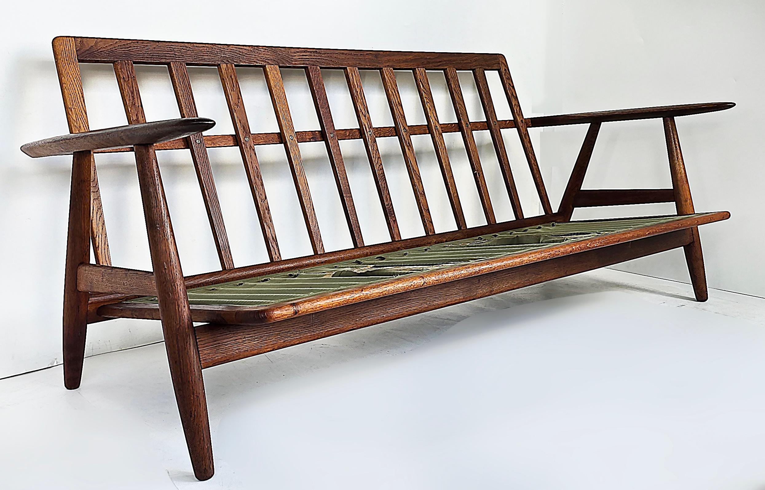 Sofá danés moderno de mediados de siglo Hans Wegner 