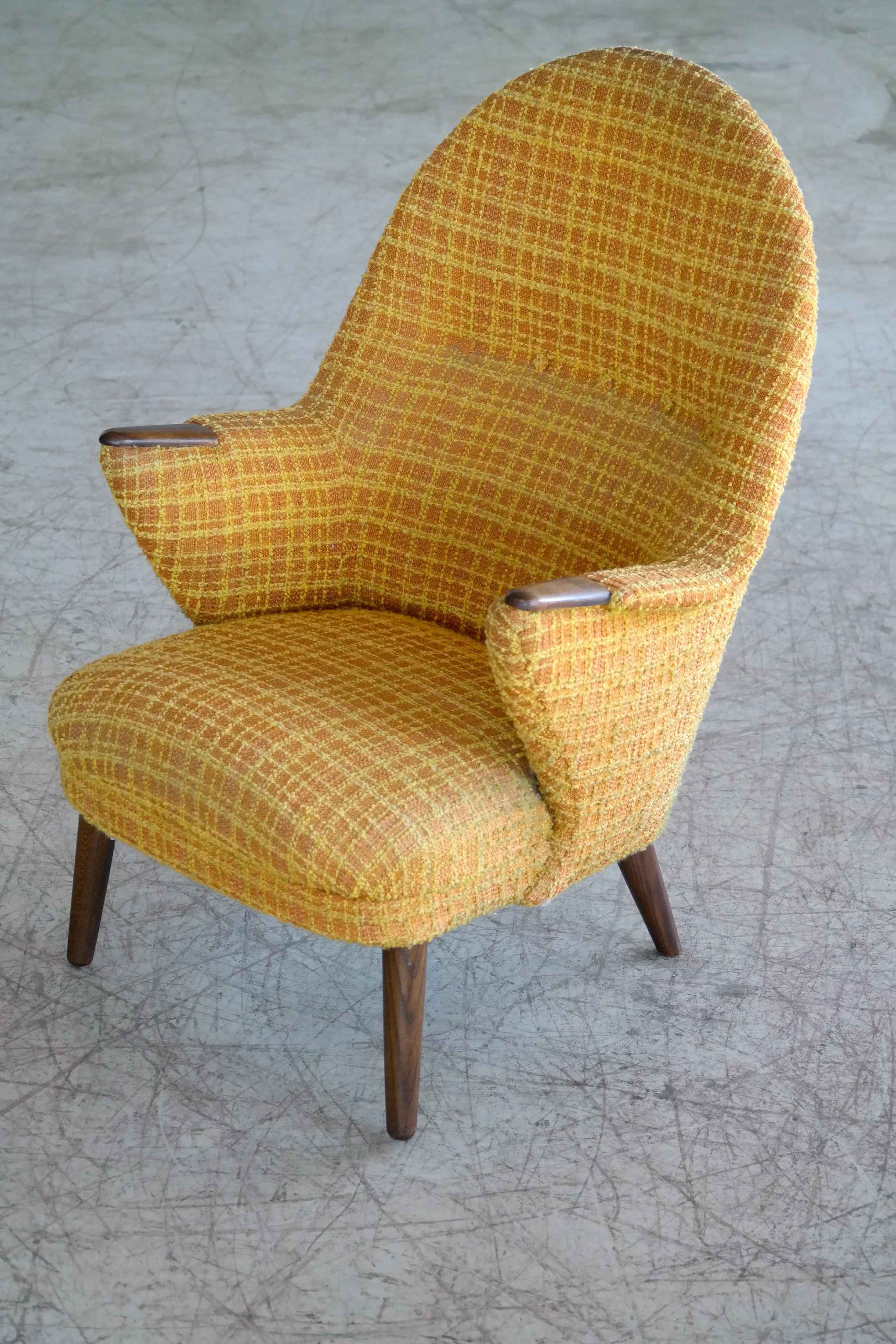 Danish Midcentury Hans Wegner Style Mama Bear Lounge Chair, 1960s 3