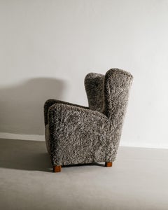 Sillón Danés de Mitad de Siglo con Respaldo Alto en Piel de Oveja Gris, Década de 1940