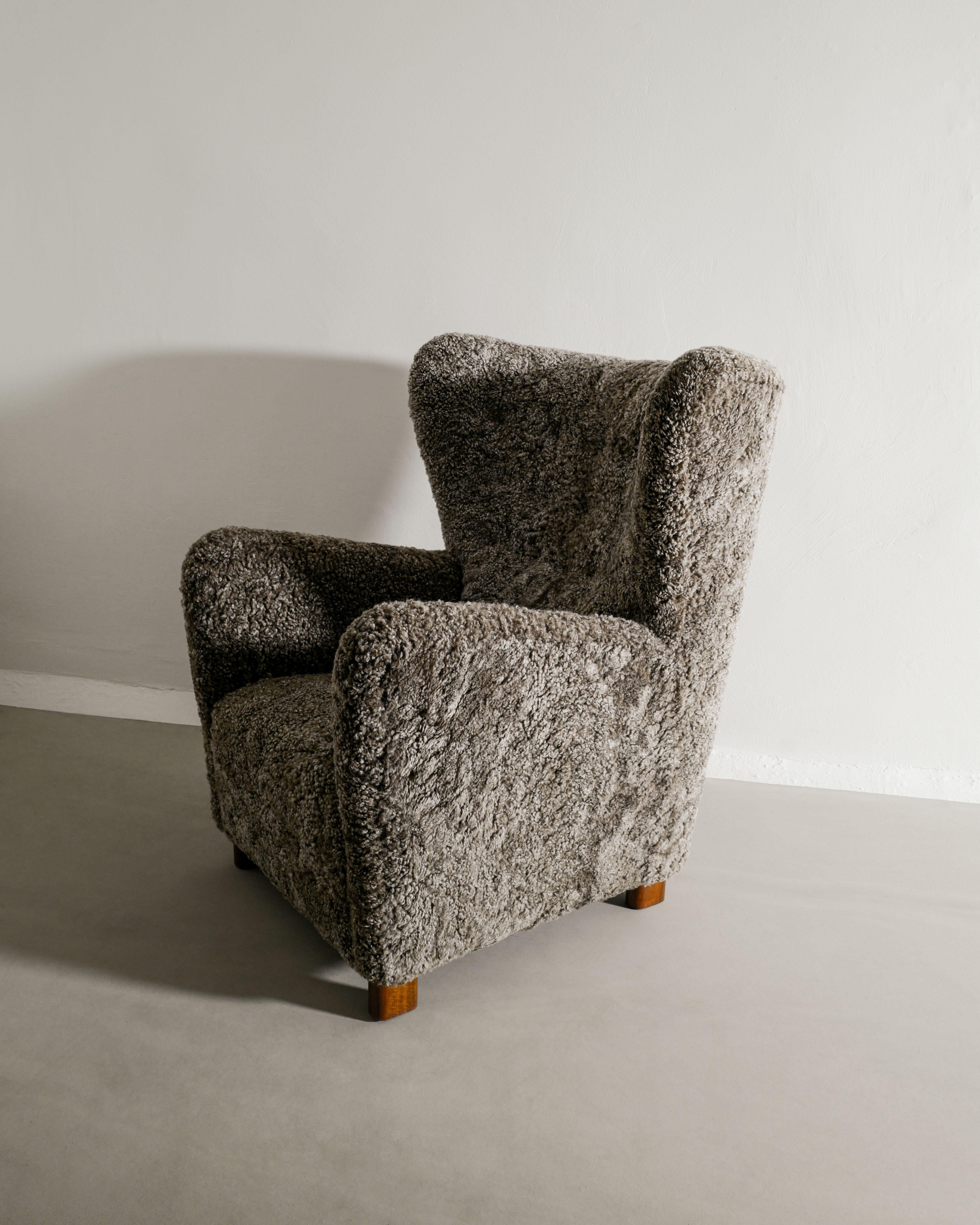 Danish Mid Century Highback Wingback Armchair in Grey Sheepskin Produced, 1940s For Sale 1