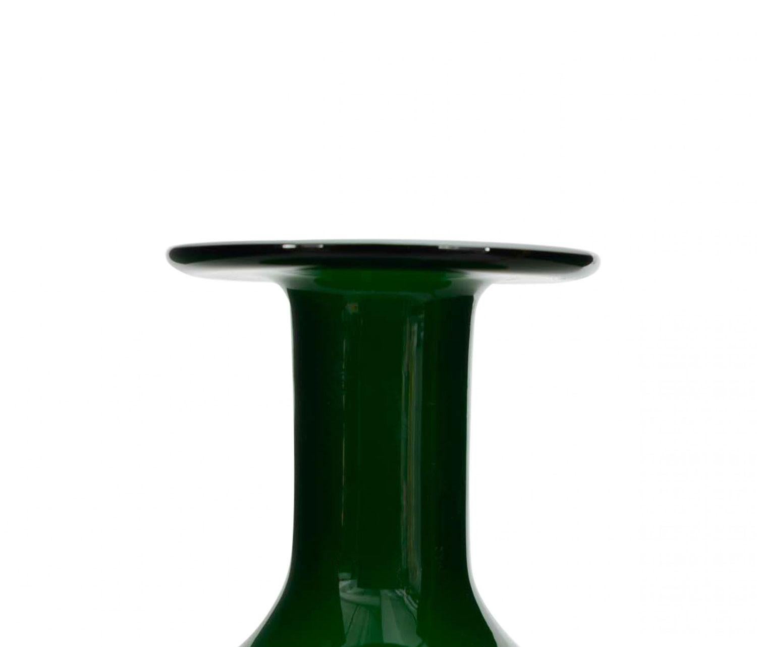 Moderne Vase à bourgeons vert et blanc danois du milieu du siècle à Holmegaard en vente