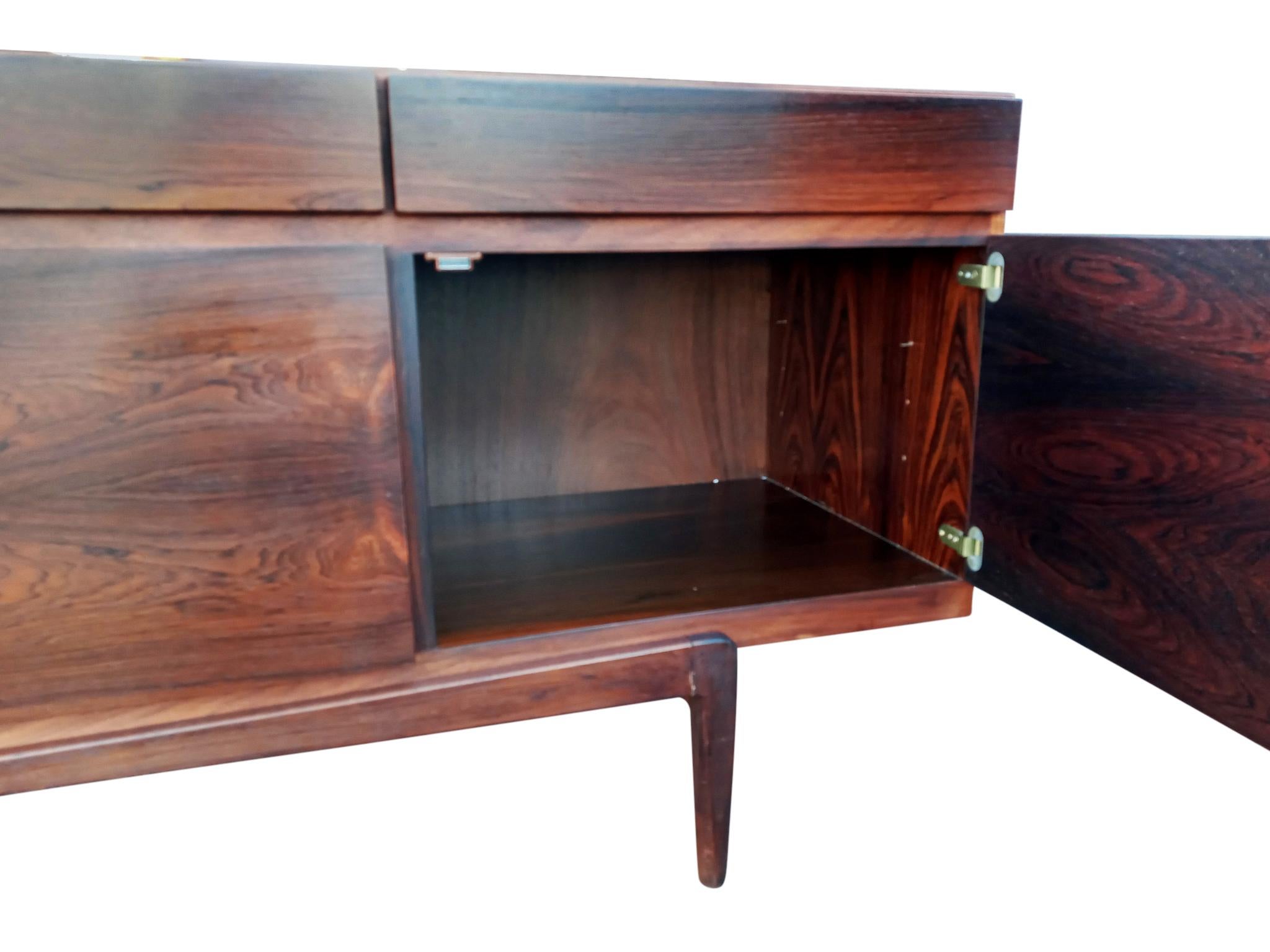 Danish Mid-Century Ib Kofod-Larsen Faarup Mobelfabrik Rosewood Cabinet 'FA66' 4