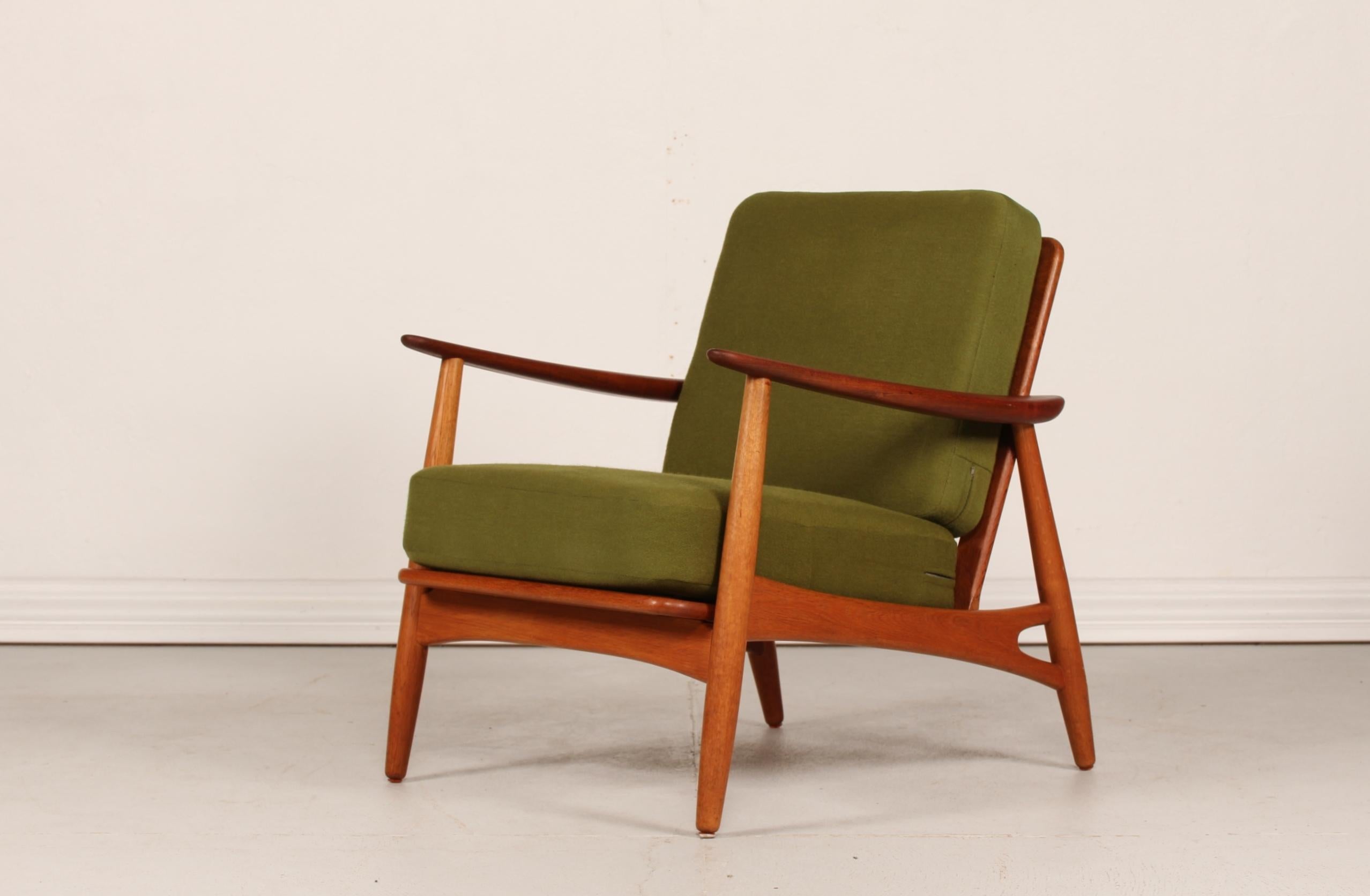 Mid-Century Modern Danish Midcentury Johannes Andersen Oak and Teak Easy Chair Model 121, 1950s