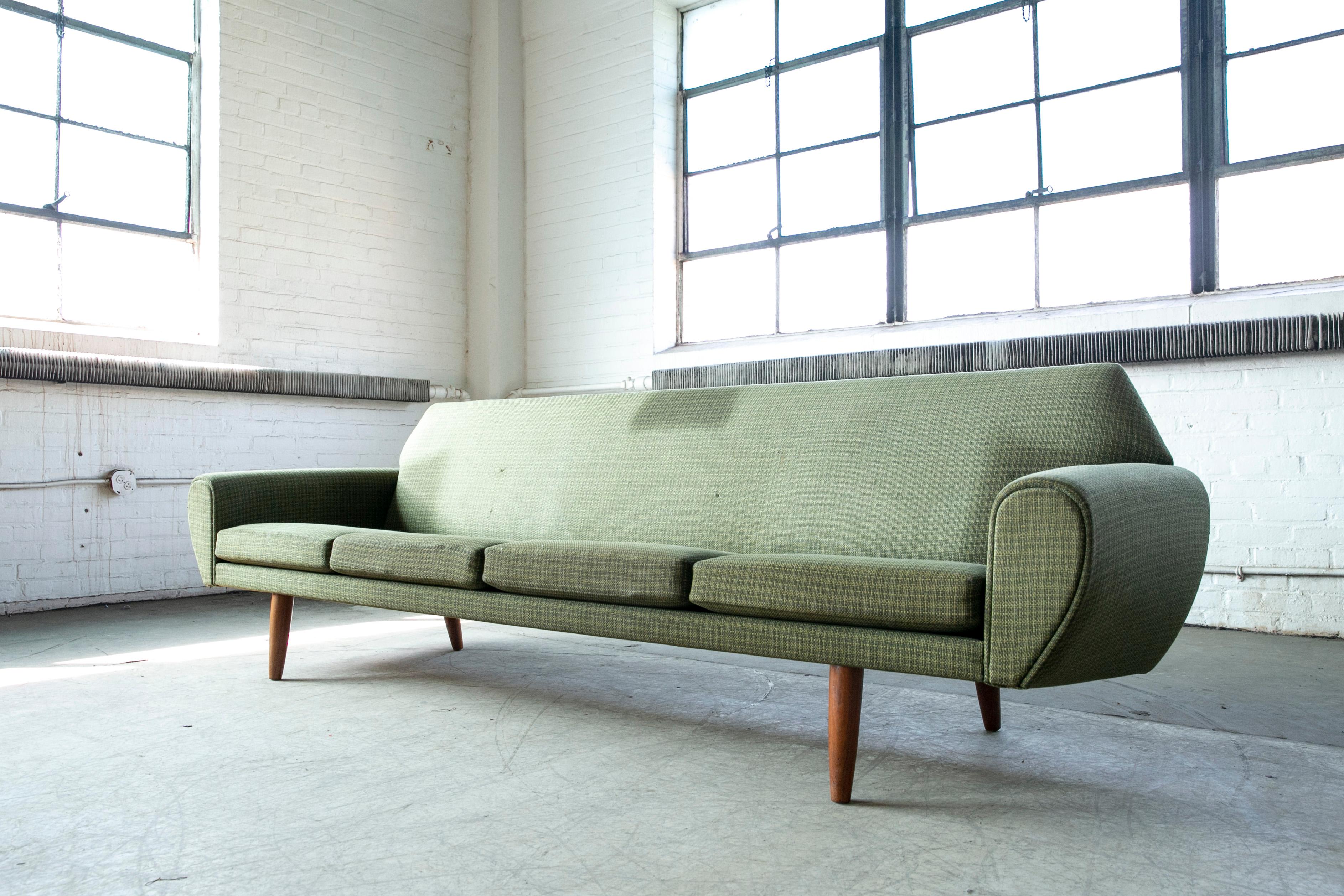 Dänisches Mid-Century-Sofa, Kurt Stervig zugeschrieben, großes dänisches Viersitzer-Sofa, 1960er Jahre (Moderne der Mitte des Jahrhunderts) im Angebot