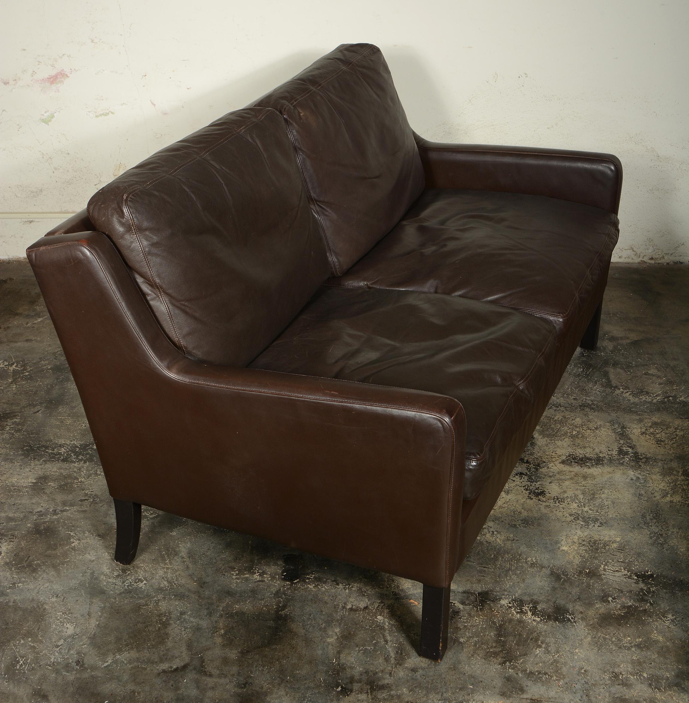 Danish Midcentury Leather Settee Sofa 9