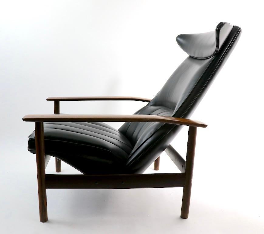 Danish Mid Century Lounge Chair by Svein Dysthe for Dokka Mobler In Good Condition For Sale In New York, NY