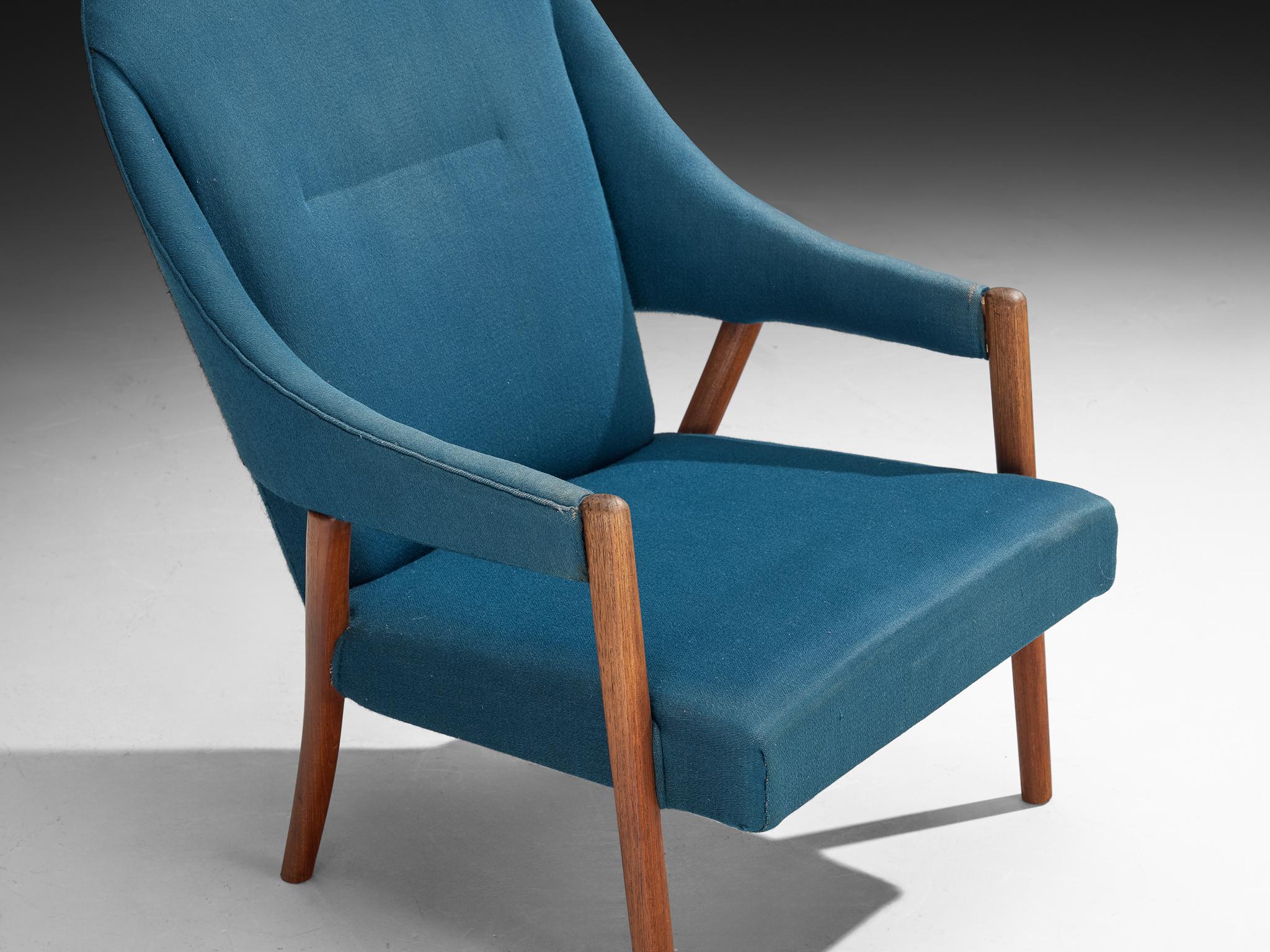 Silla de salón danesa de mediados de siglo en tapicería azul y teca Escandinavo moderno en venta