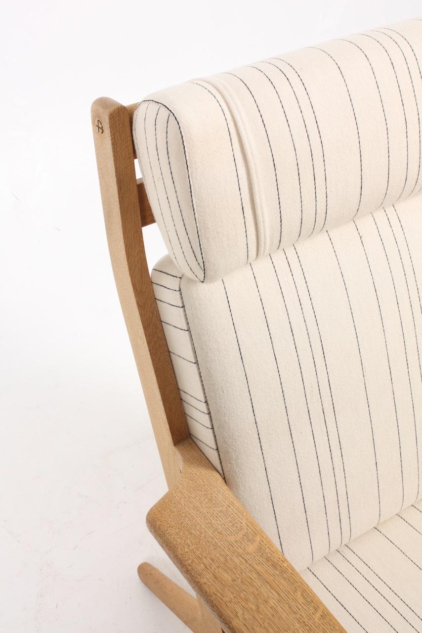 Scandinavian Modern Danish Midcentury Lounge Chair in Oak by Hans J. Wegner