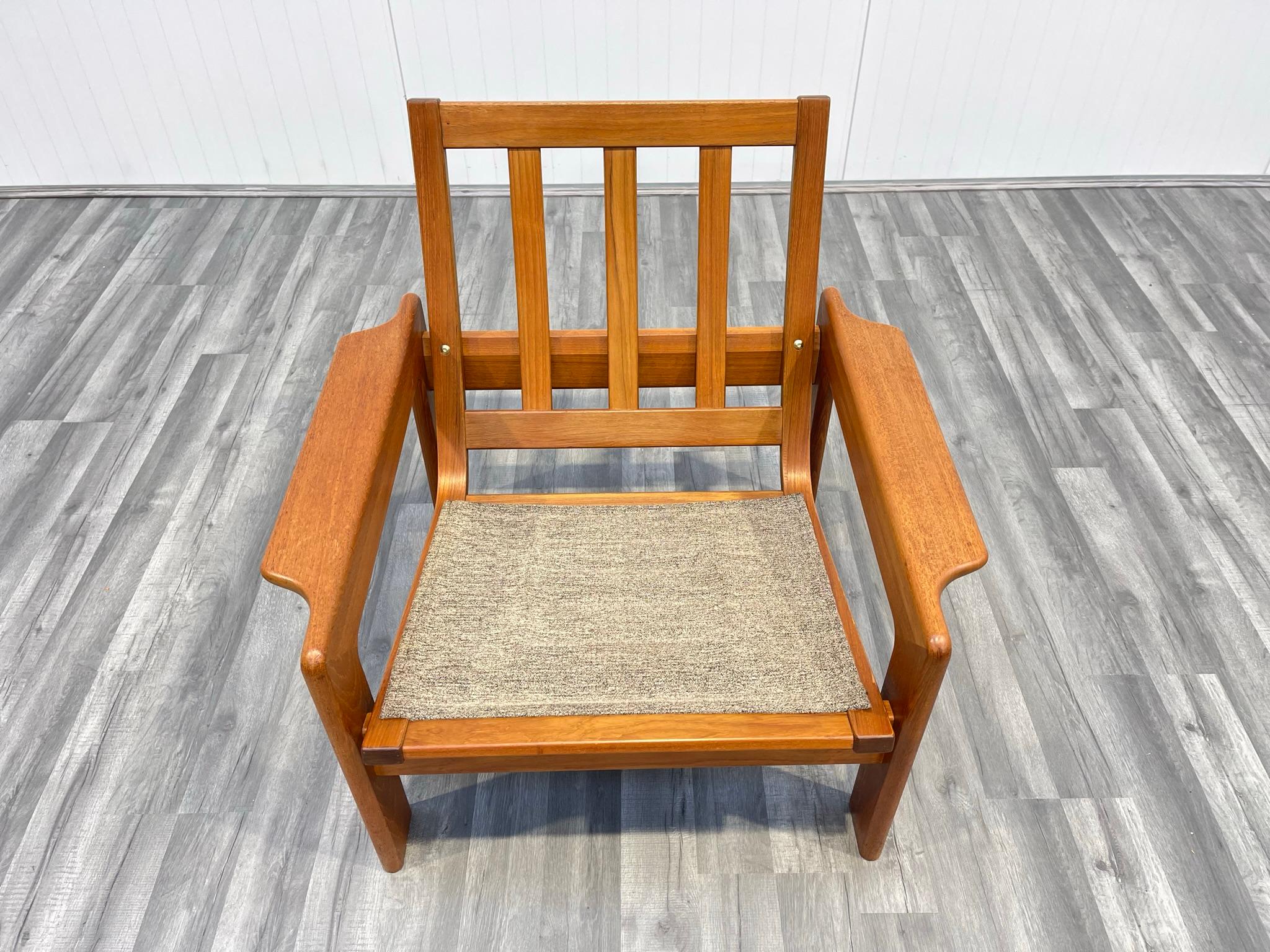 Danish Mid Century Lounge Chair in Teak with Oatmeal Fabric 9