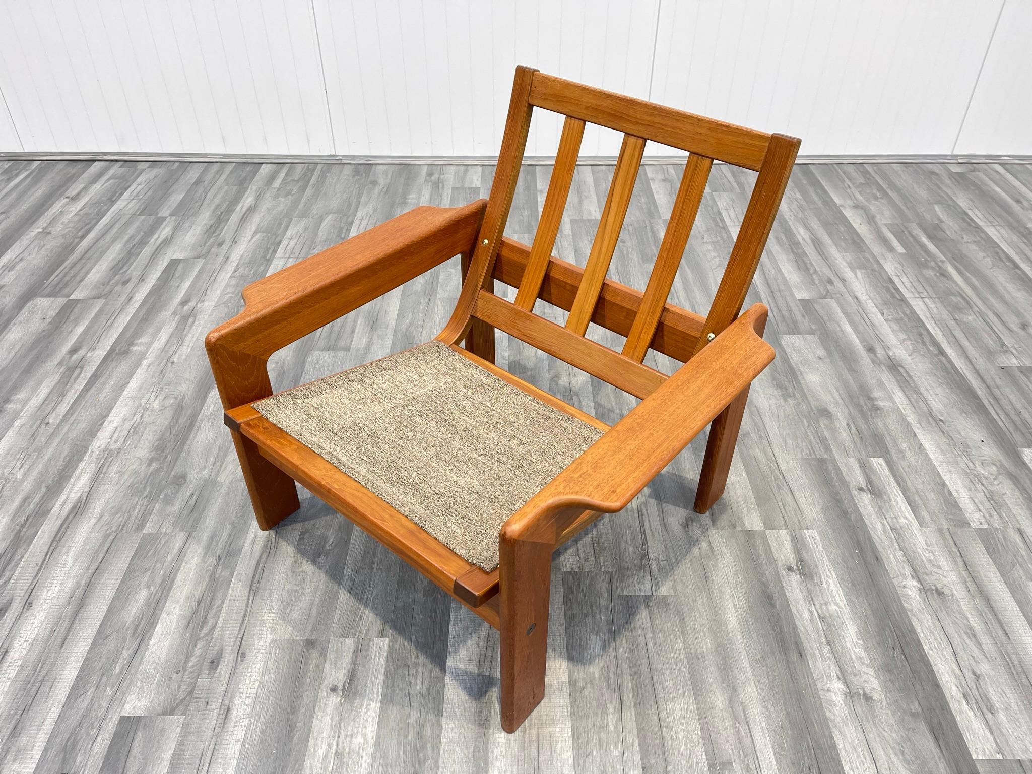 Danish Mid Century Lounge Chair in Teak with Oatmeal Fabric 10