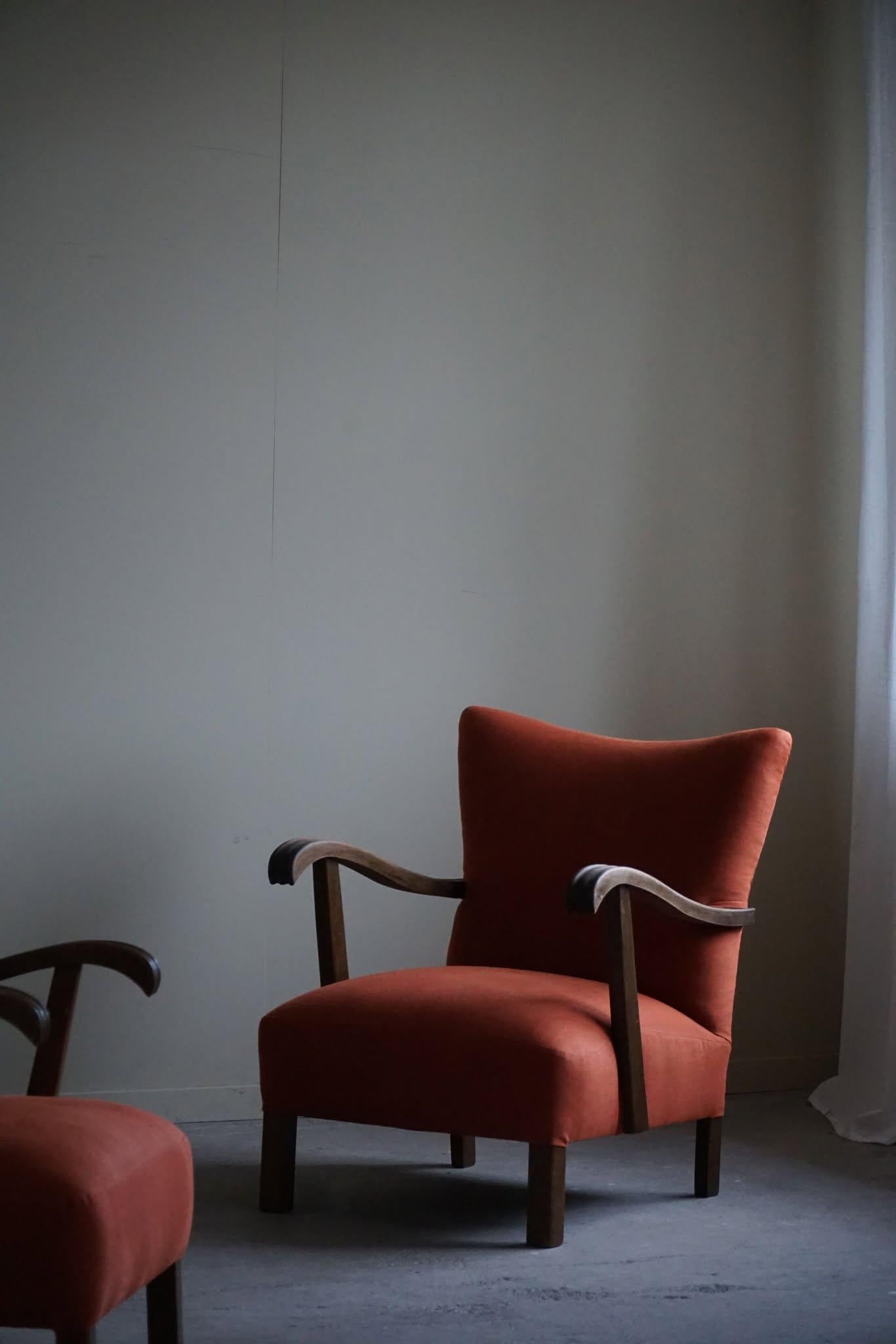 Fauteuils de salon danois du milieu du siècle dernier, retapissés dans un lin rouge rouille, années 1960 en vente 8