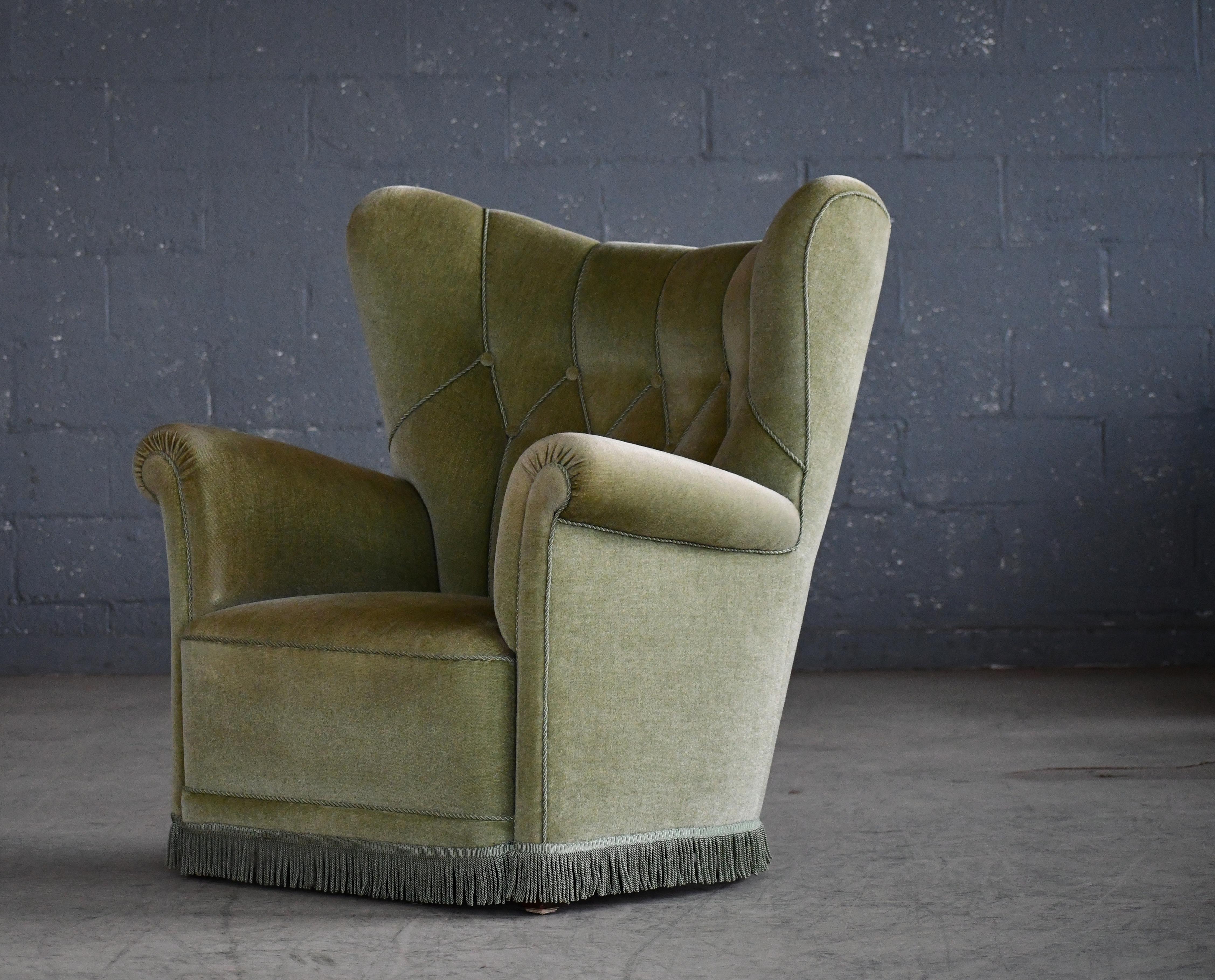 Danish Mid-Century Lounge or Club Chair in Green Mohair, 1940's For Sale 4