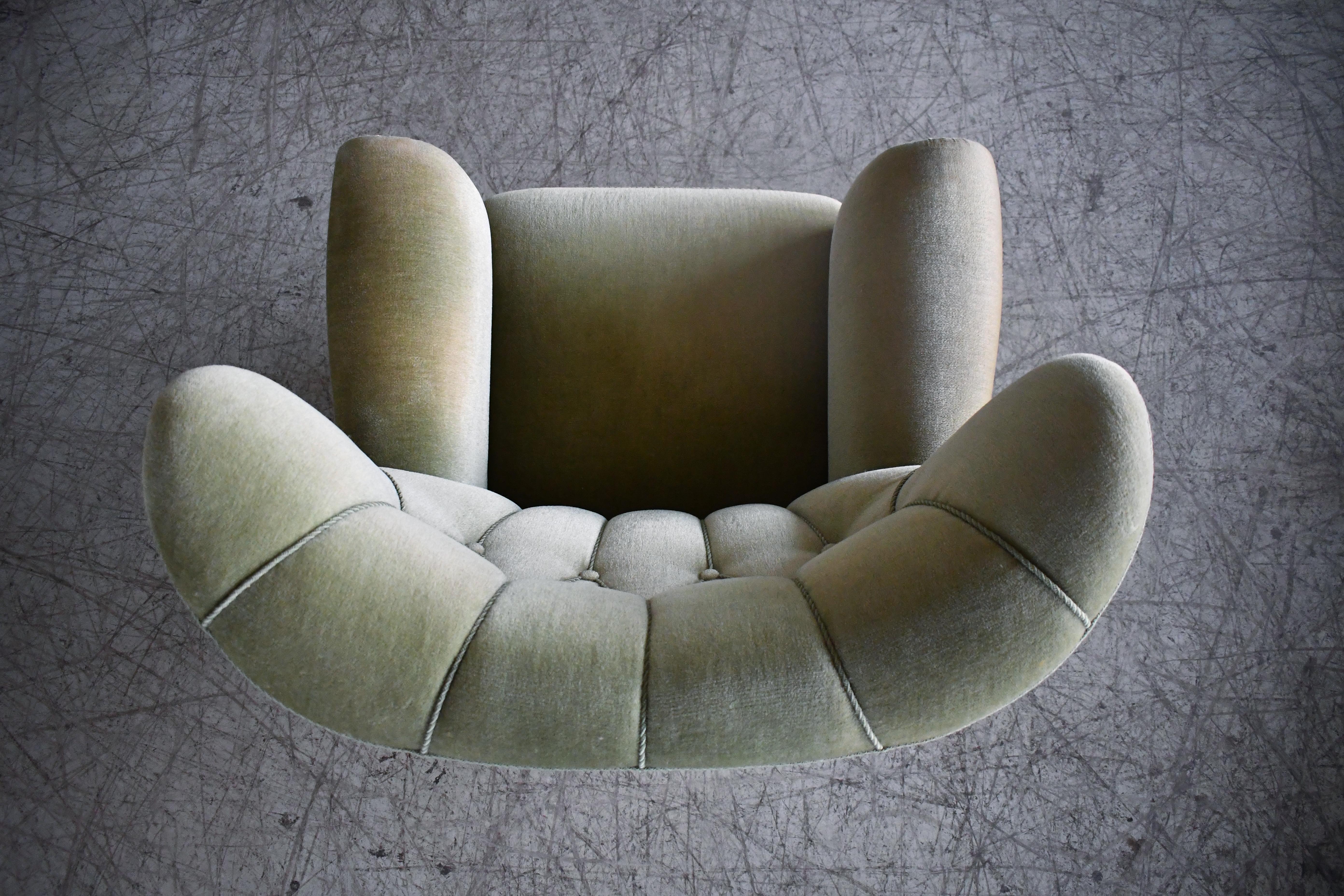 Danish Mid-Century Lounge or Club Chair in Green Mohair, 1940's For Sale 8
