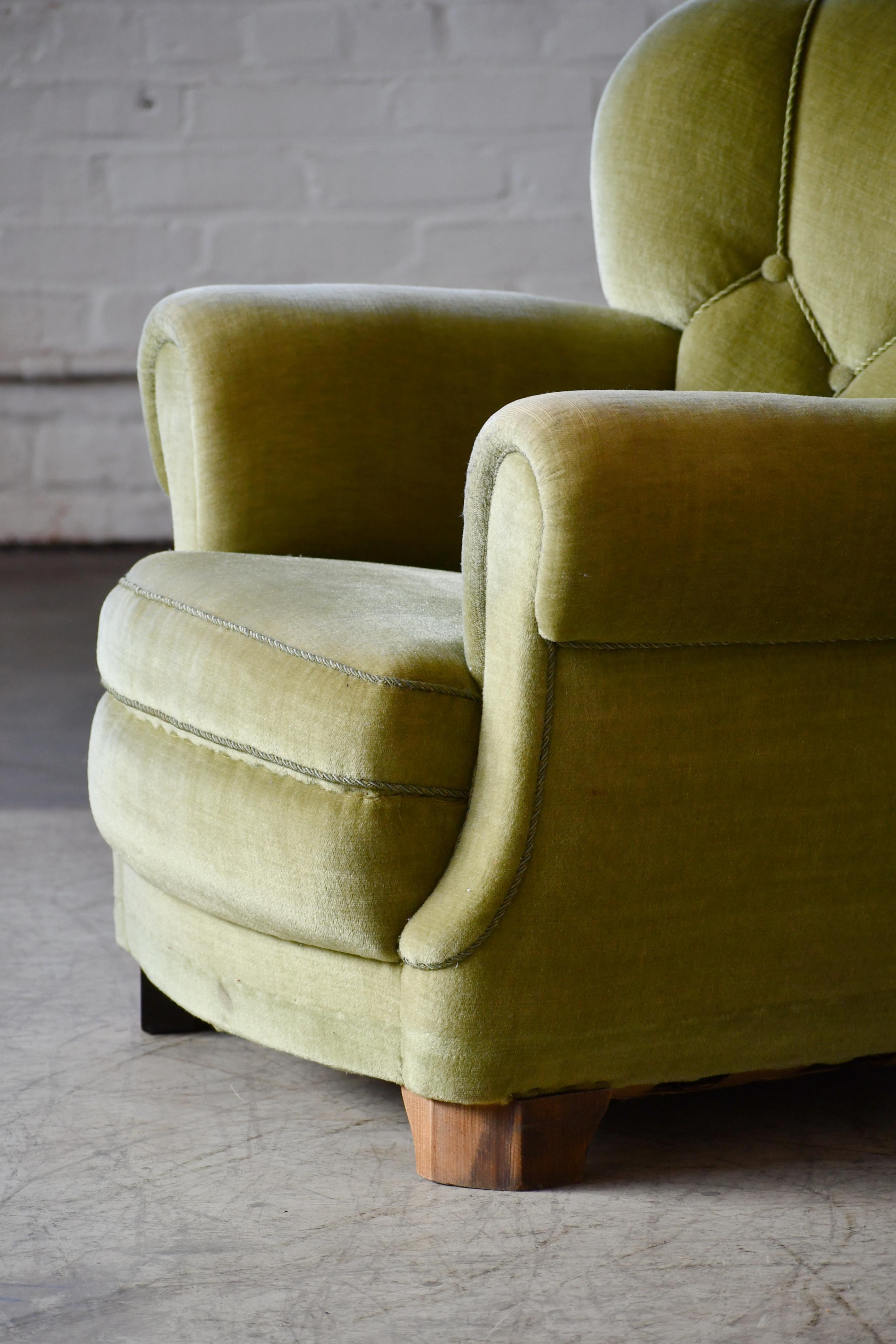 Danish Mid-Century Lounge or Club Chair in Green Mohair, 1940's In Good Condition In Bridgeport, CT
