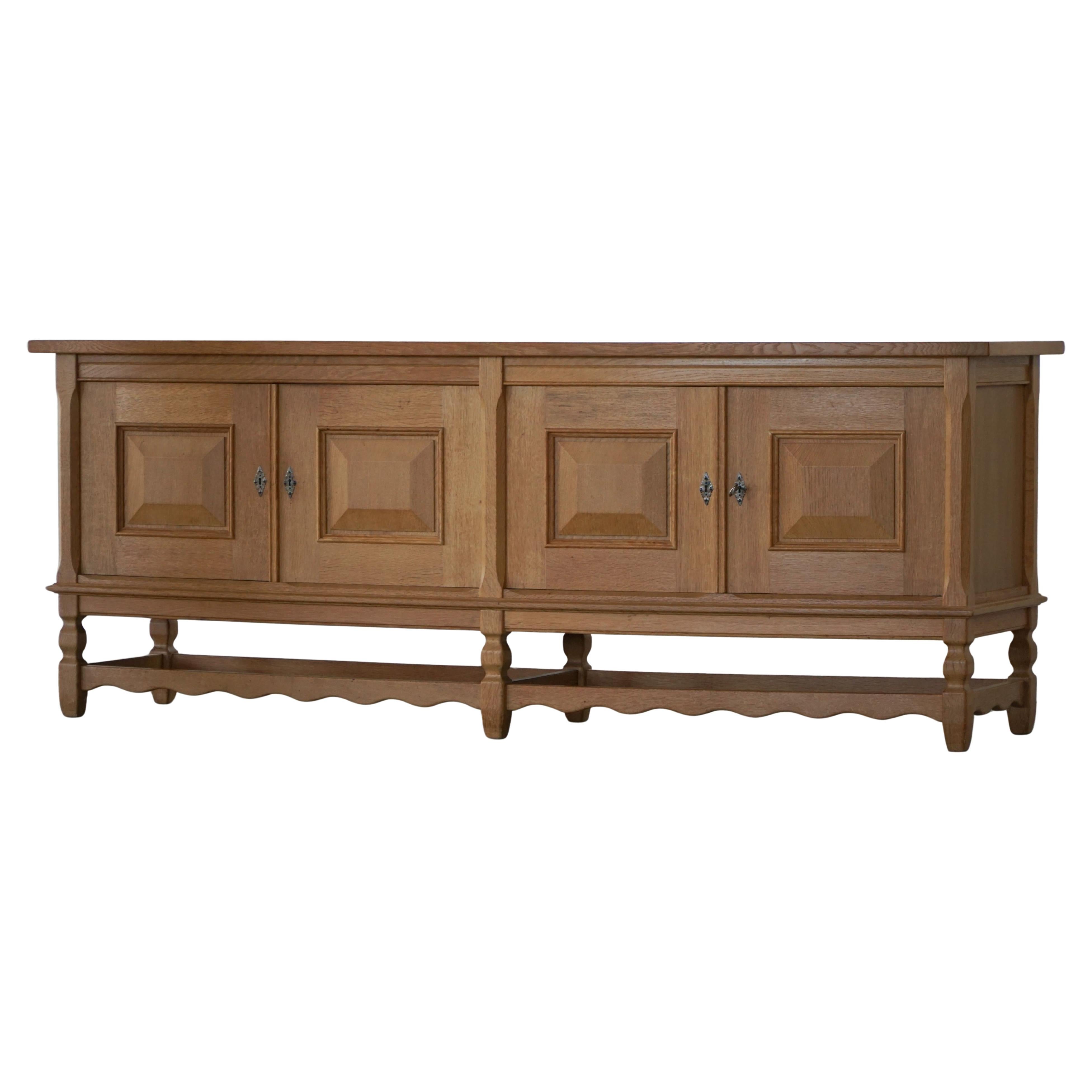 Henning Kjærnulf Cabinets
