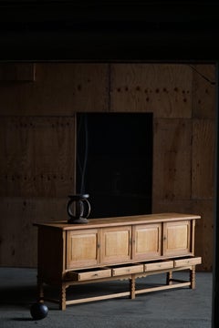 Danish Mid Century Low Brutalist Sideboard in Oak, Henning Kjærnulf, 1960s