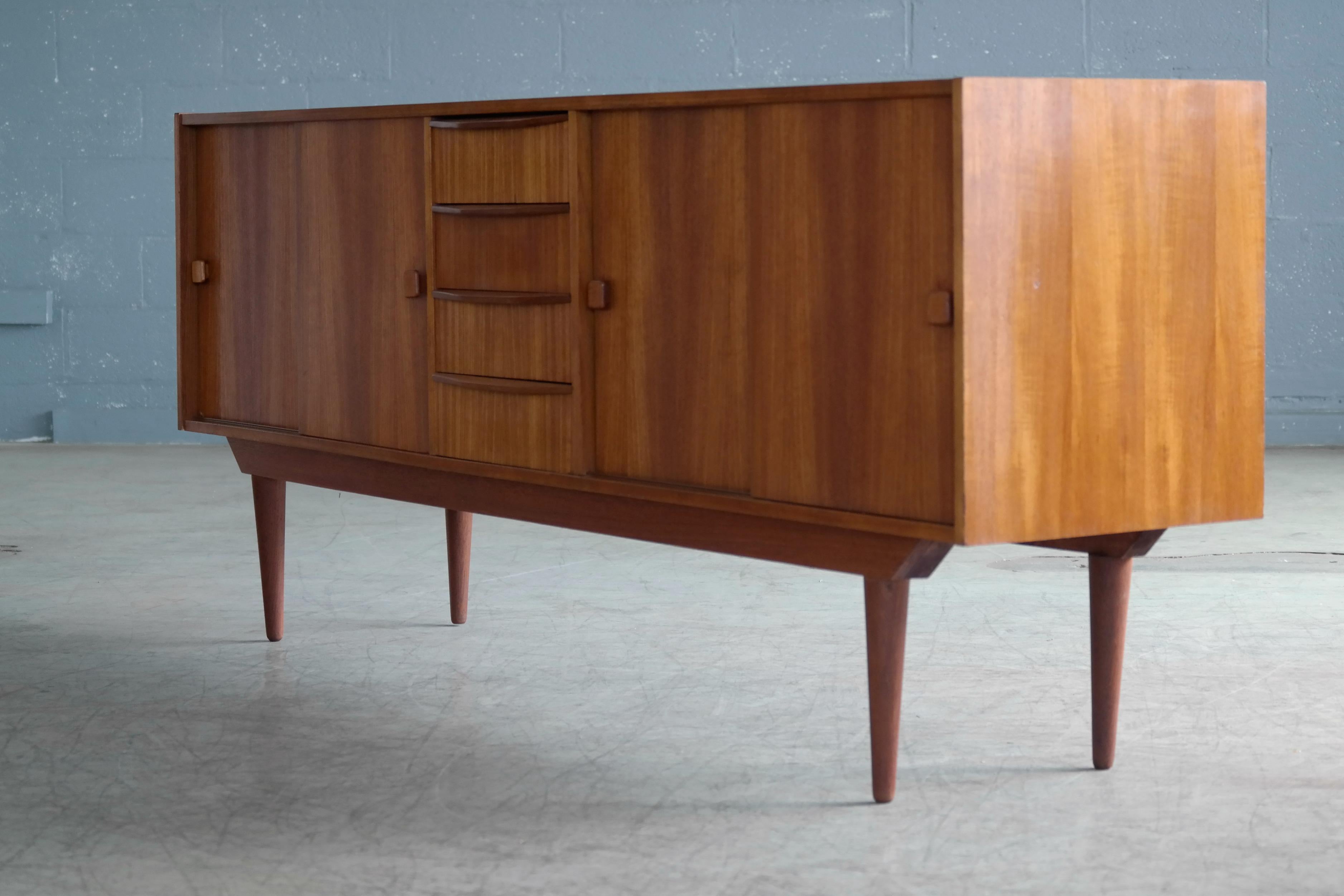 Danish Midcentury Low Teak Sideboard by Domino Møbler, 1960s 2