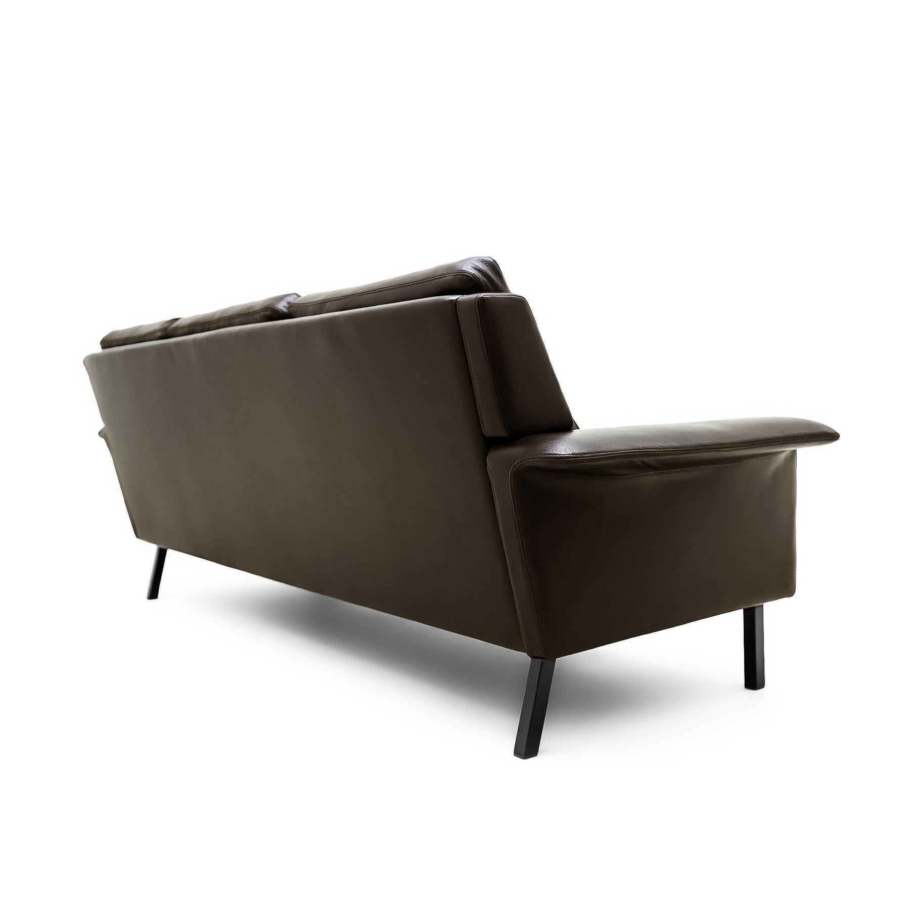 Pelle Divano in pelle a 3 posti di Arne Vodder per Fritz Hansen, modello 3330, metà secolo, danese. in vendita
