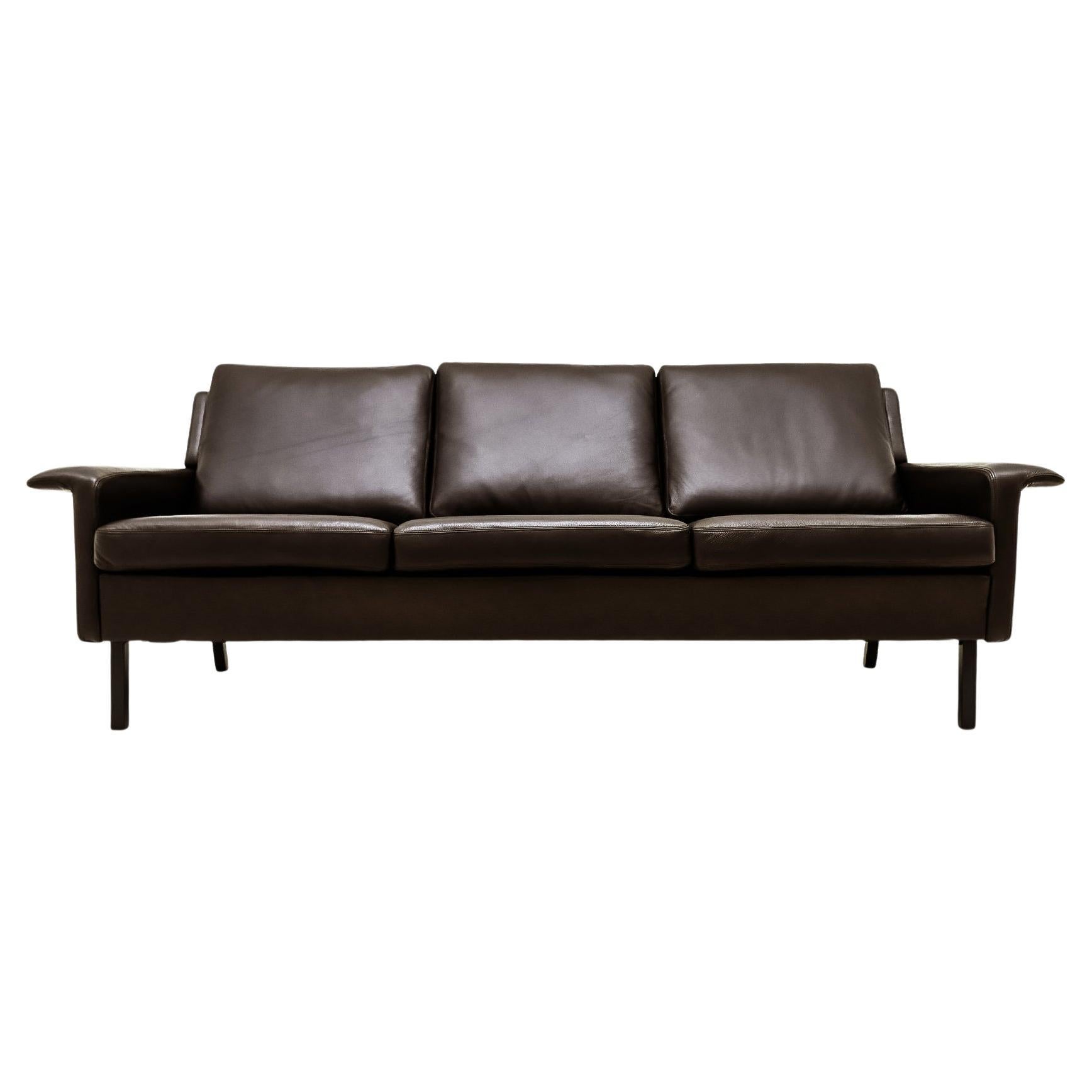Danish Mid Century model 3330 Arne Vodder 3 seater leather sofa for Fritz Hansen