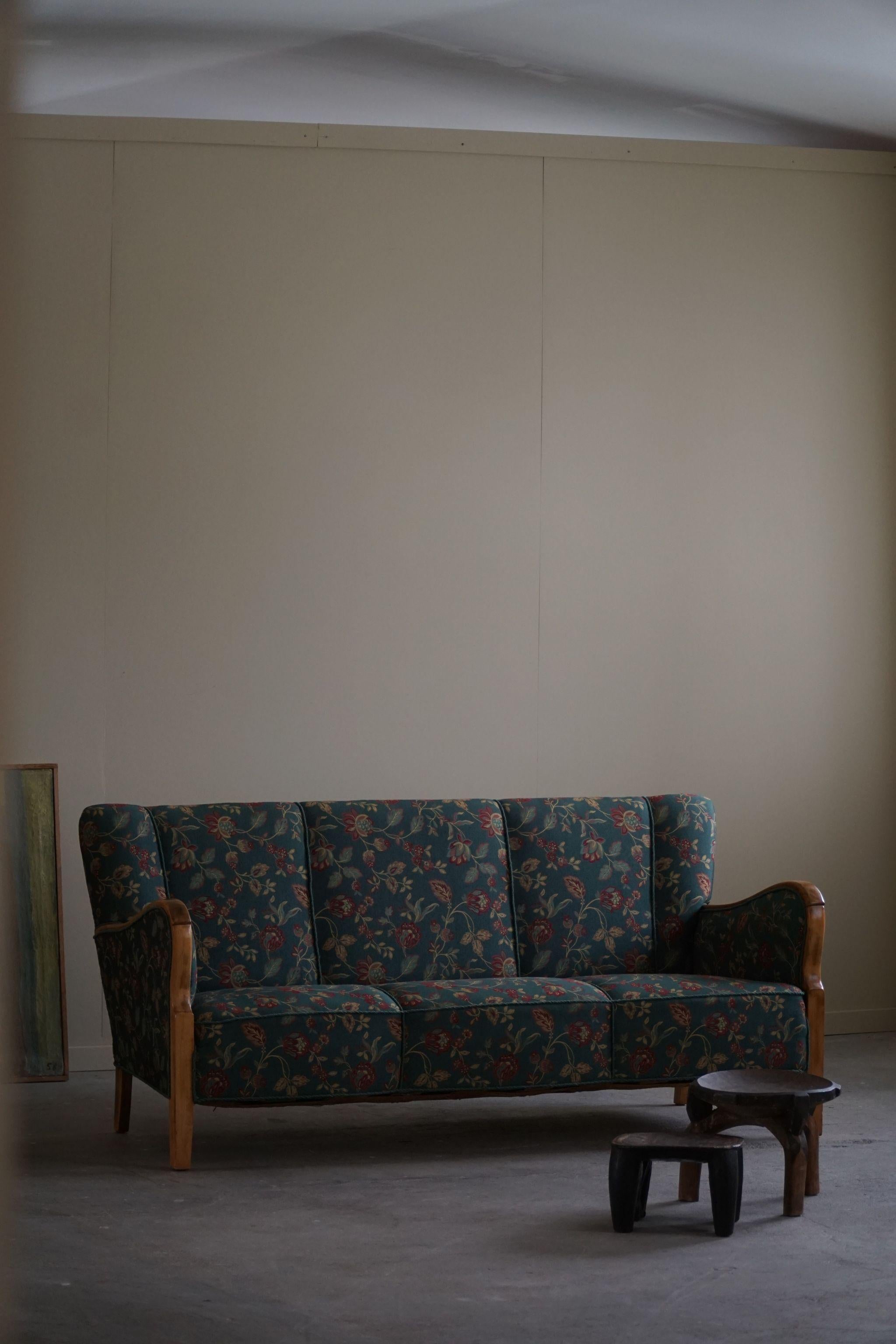 Canapé à 3 places danois moderne du milieu du siècle, en hêtre et tissu d'origine, années 1960 en vente 9