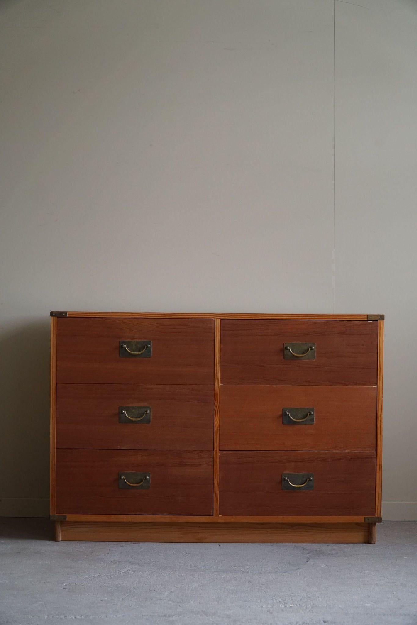 Cassettiera classica in pino dell'Oregon, anni '50, danese del Mid Century Modern in vendita 5