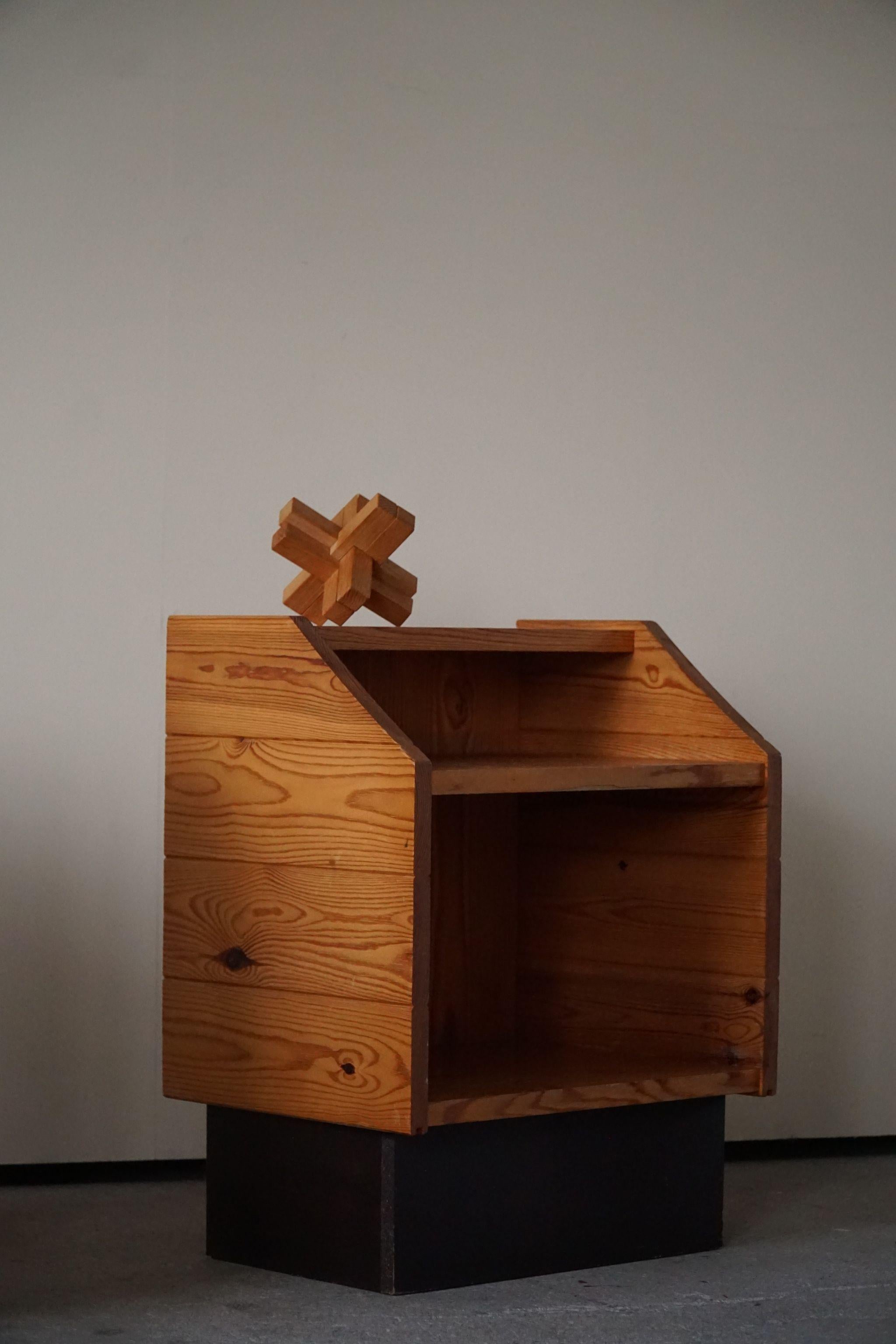Danish Mid-Century Modern, a Pair of Brutalist Night Stands in Solid Pine, 1970s 5