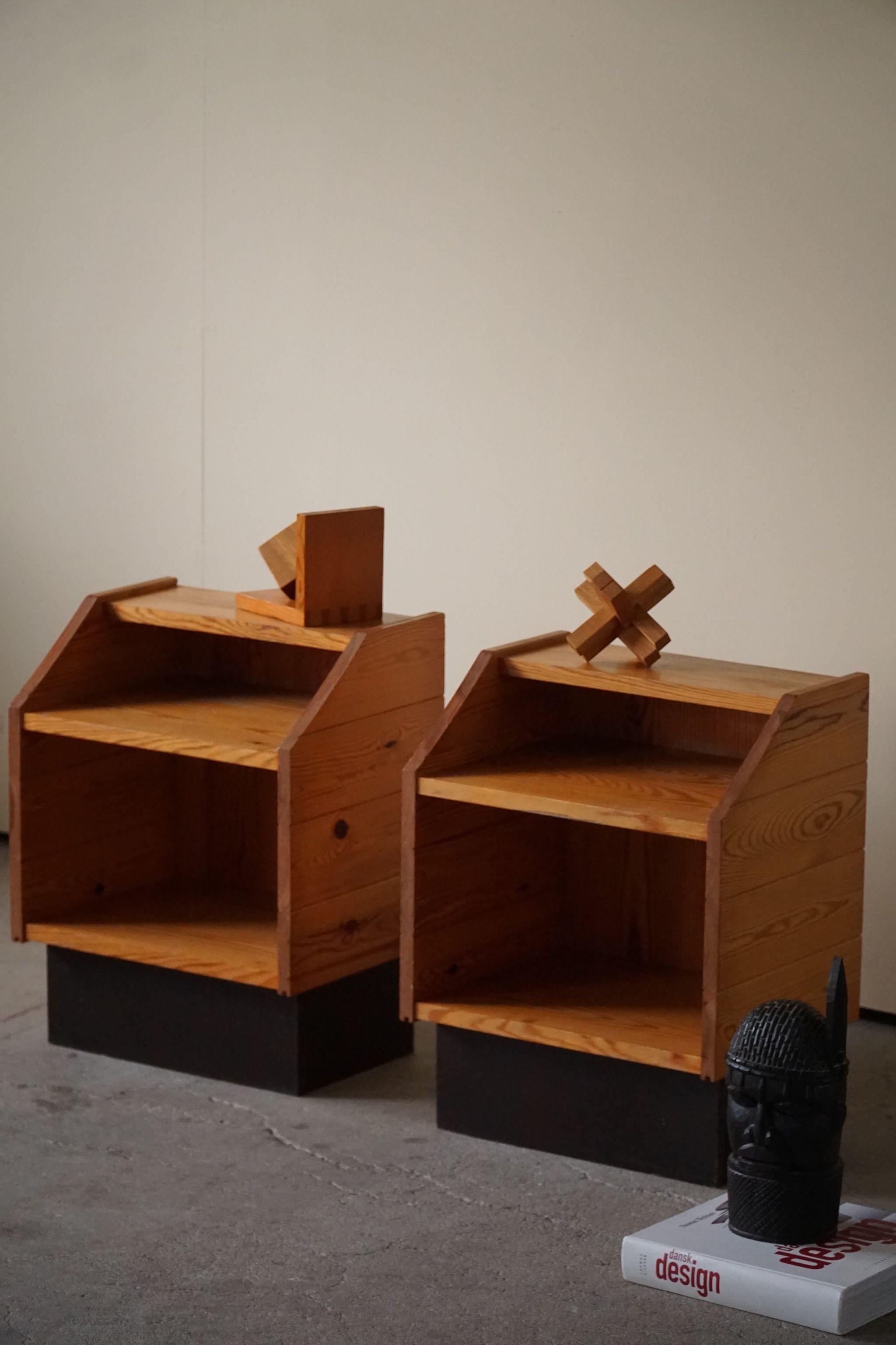 Danish Mid-Century Modern, a Pair of Brutalist Night Stands in Solid Pine, 1970s 2
