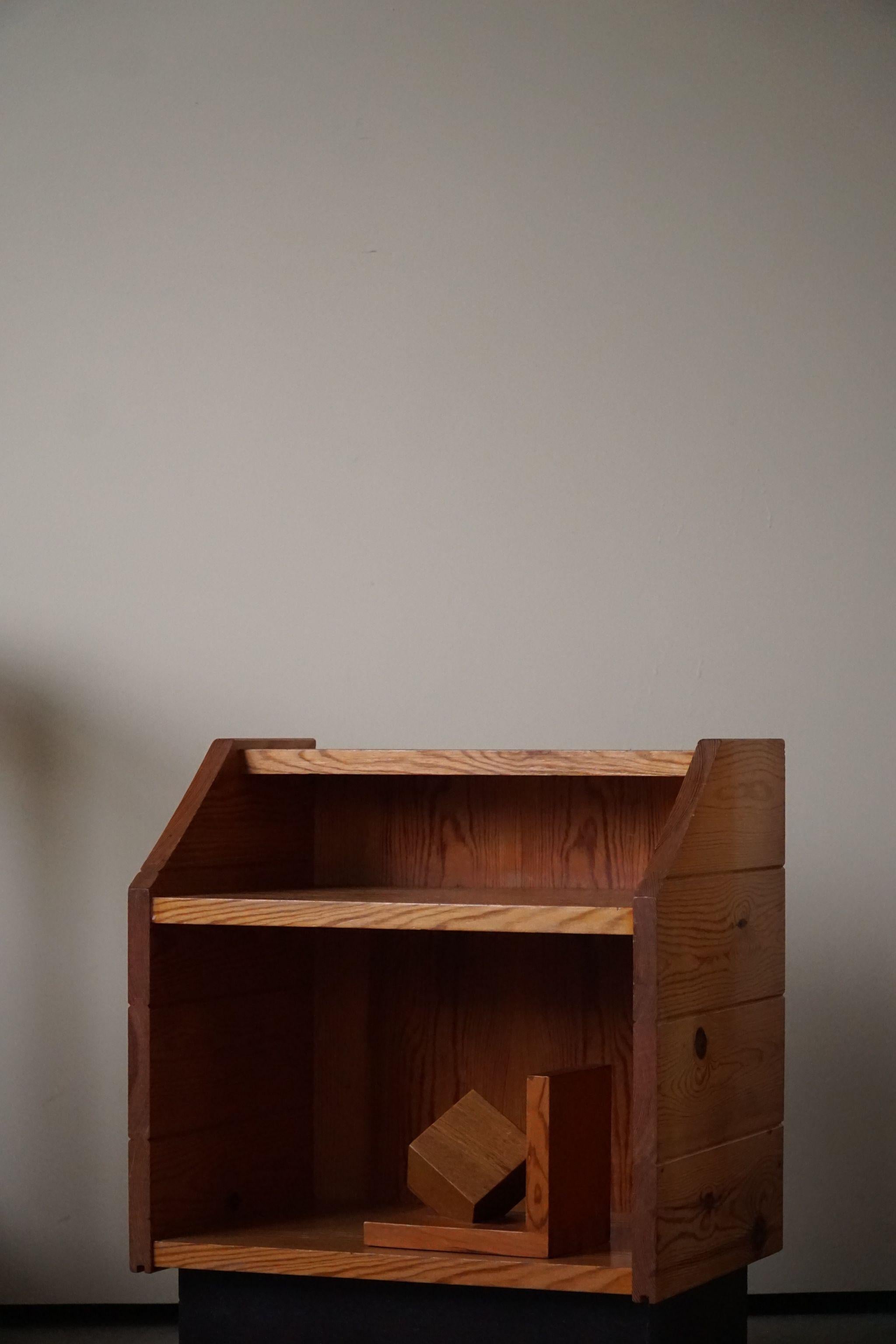 Danish Mid-Century Modern, a Pair of Brutalist Night Stands in Solid Pine, 1970s 4
