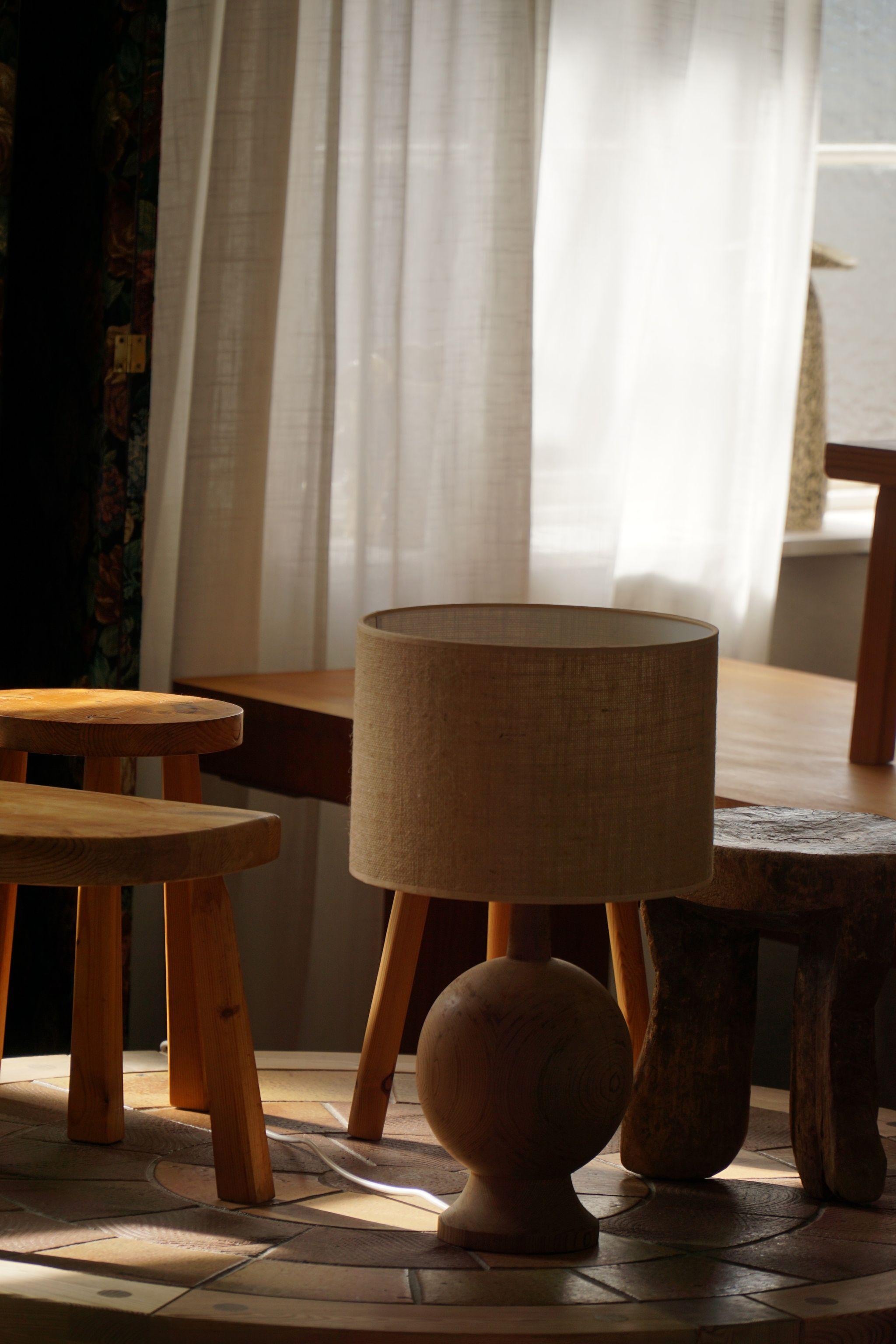 Lampe de table ronde danoise moderne du milieu du siècle, en pin massif, années 1960 en vente 3