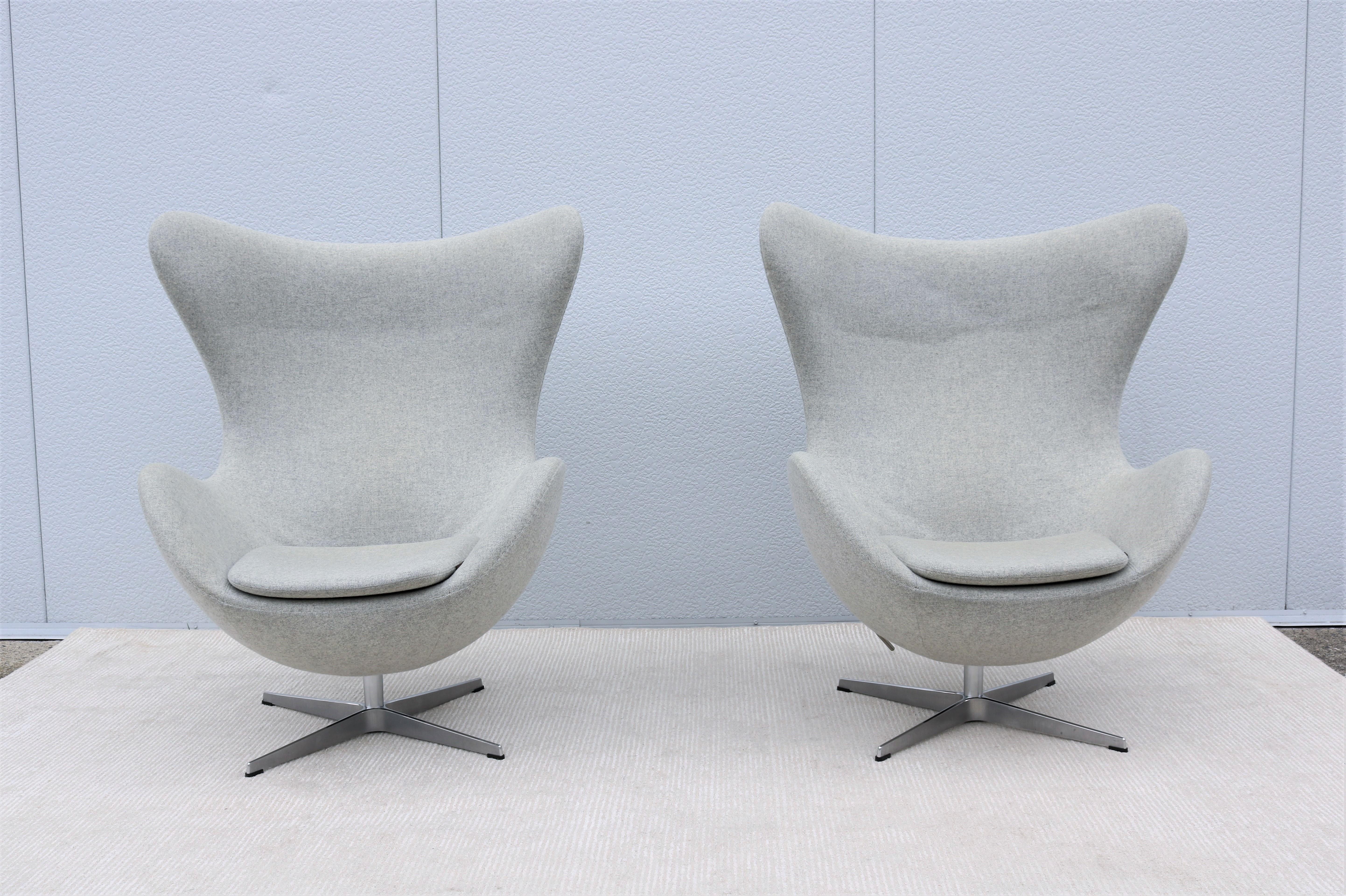 Polish Danish Mid-Century Modern Arne Jacobsen for Fritz Hansen Egg Lounge Chair For Sale