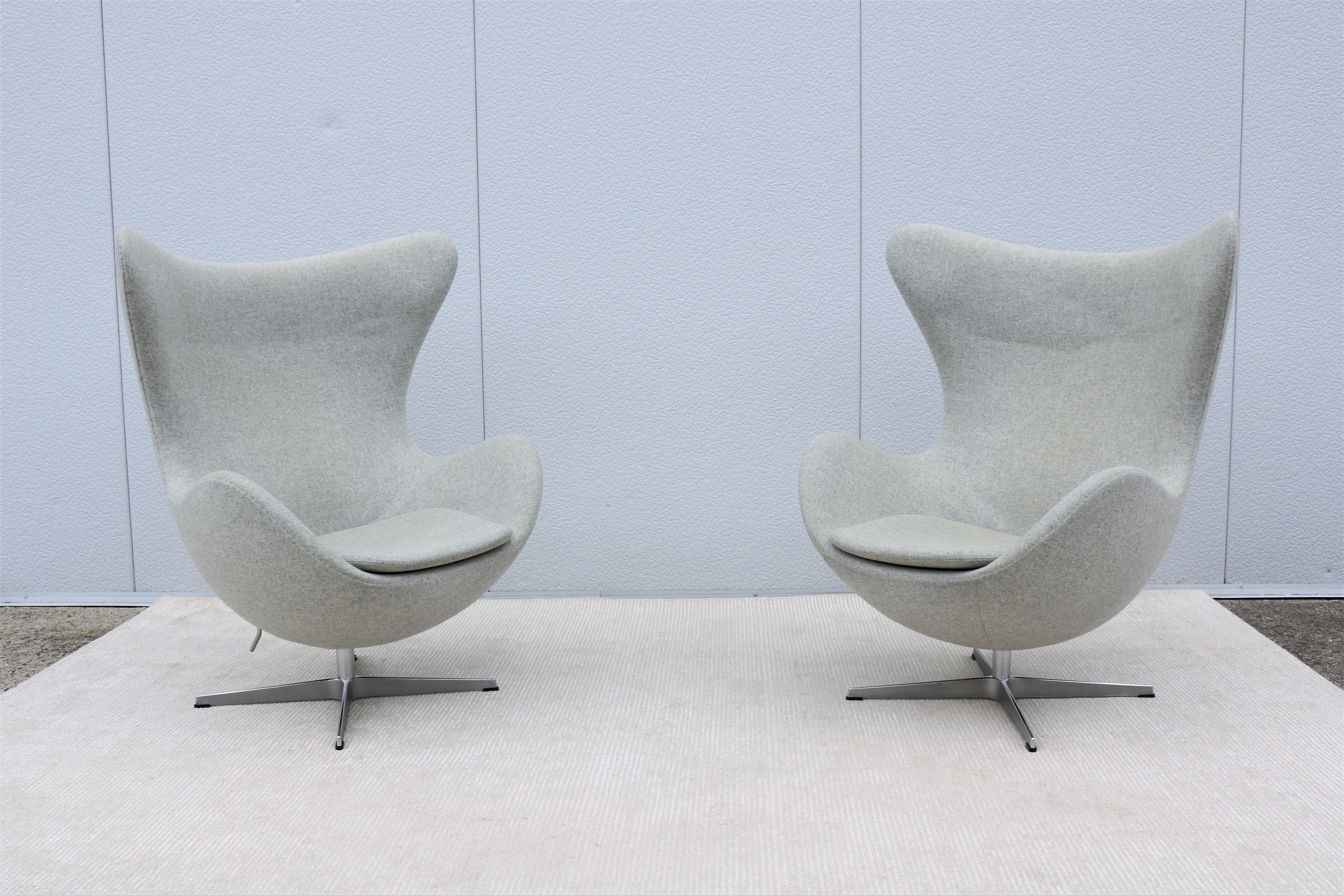 Molded Danish Mid-Century Modern Arne Jacobsen for Fritz Hansen Egg Lounge Chair For Sale